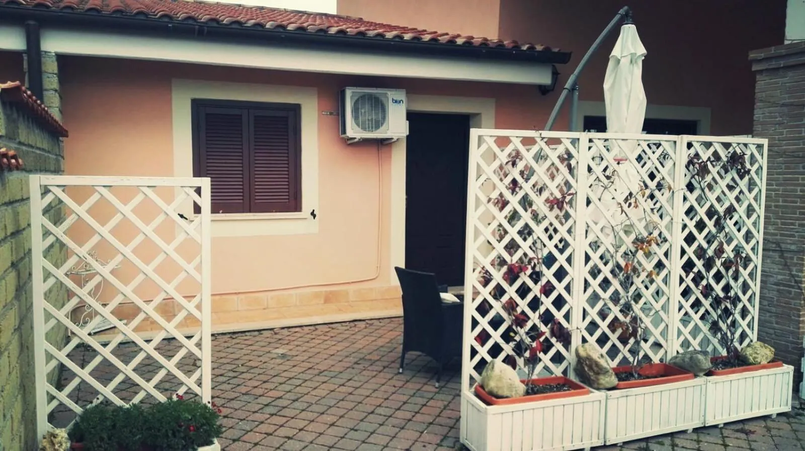 Facade/entrance in Villa Elegance