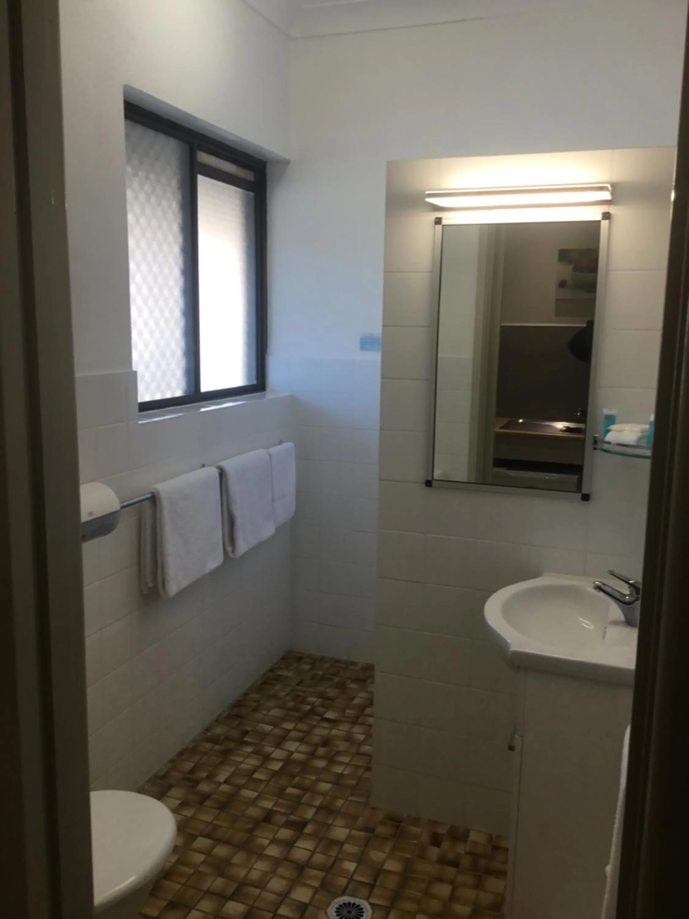 Bathroom in Culcairn Motor Inn