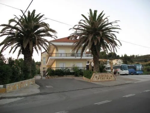 Facade/entrance in Athina Hotel