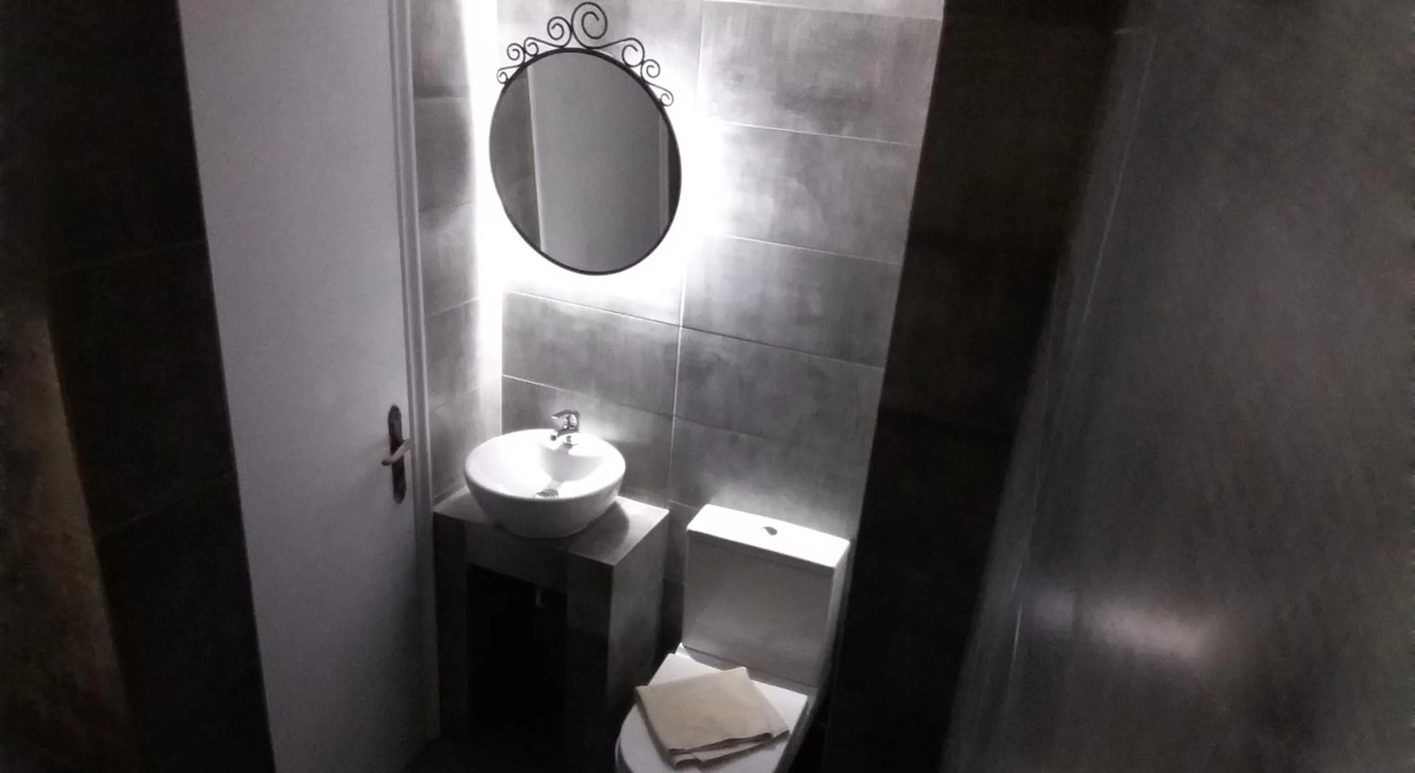Shower in Filio Guesthouse