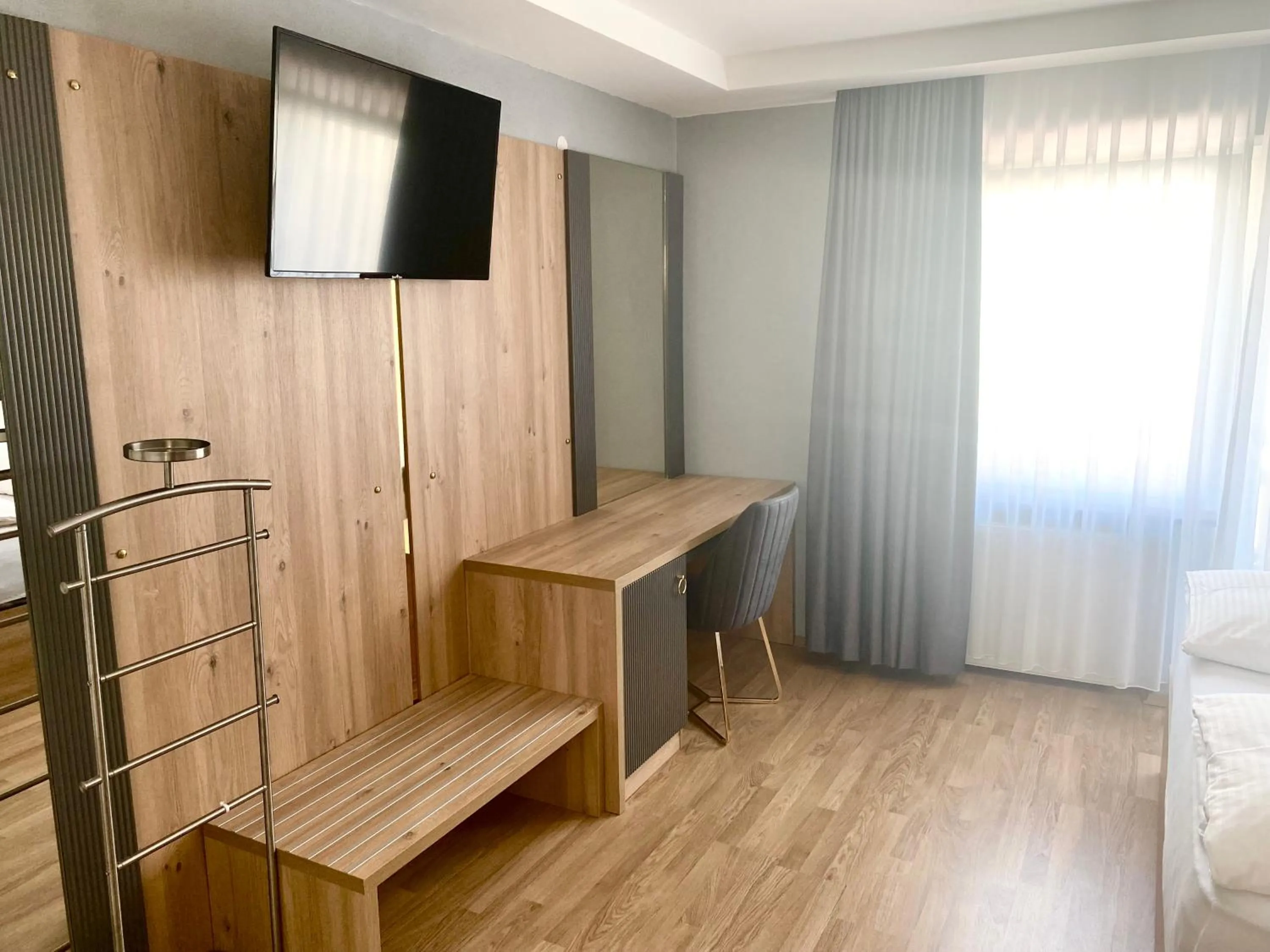 Photo of the whole room in Louis Hotels