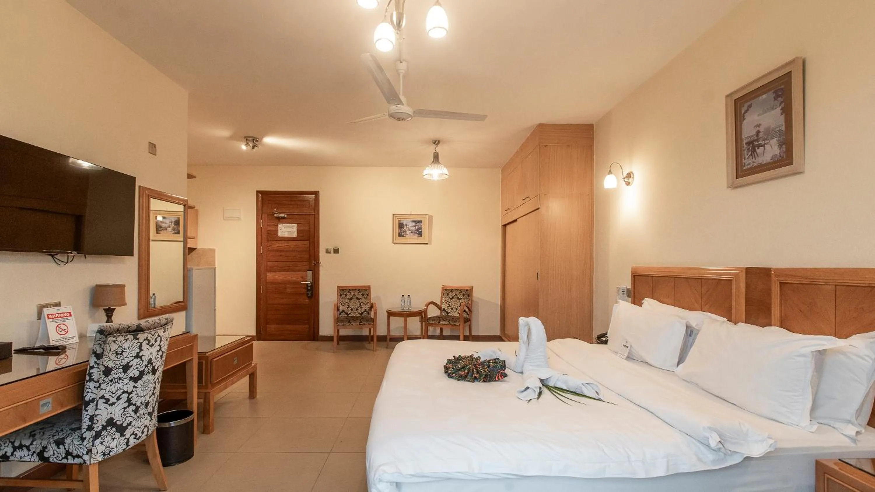 Bed in Lotos Inn & Suites, Nairobi