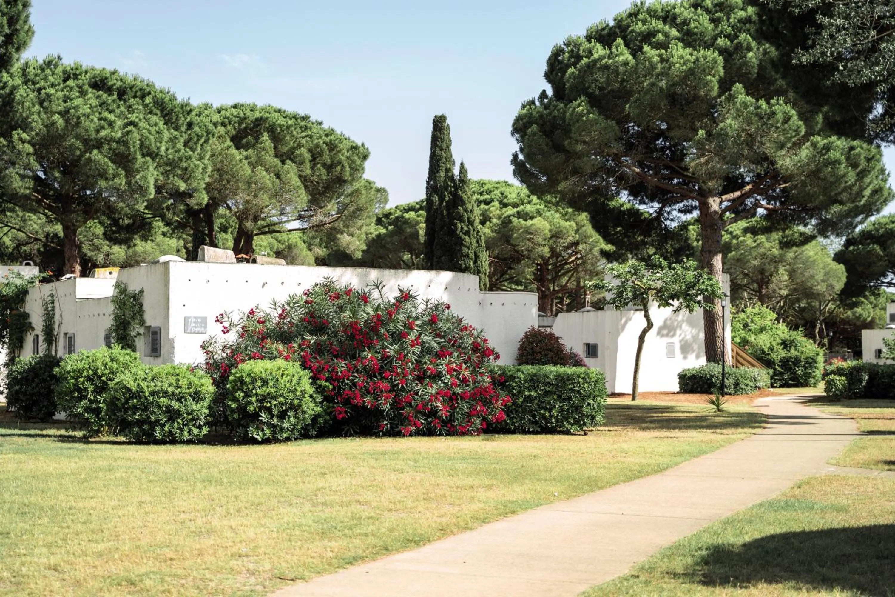 Garden, Property Building in Belambra Clubs La Grande Motte - Petite Camargue Presqu'île Du Ponant