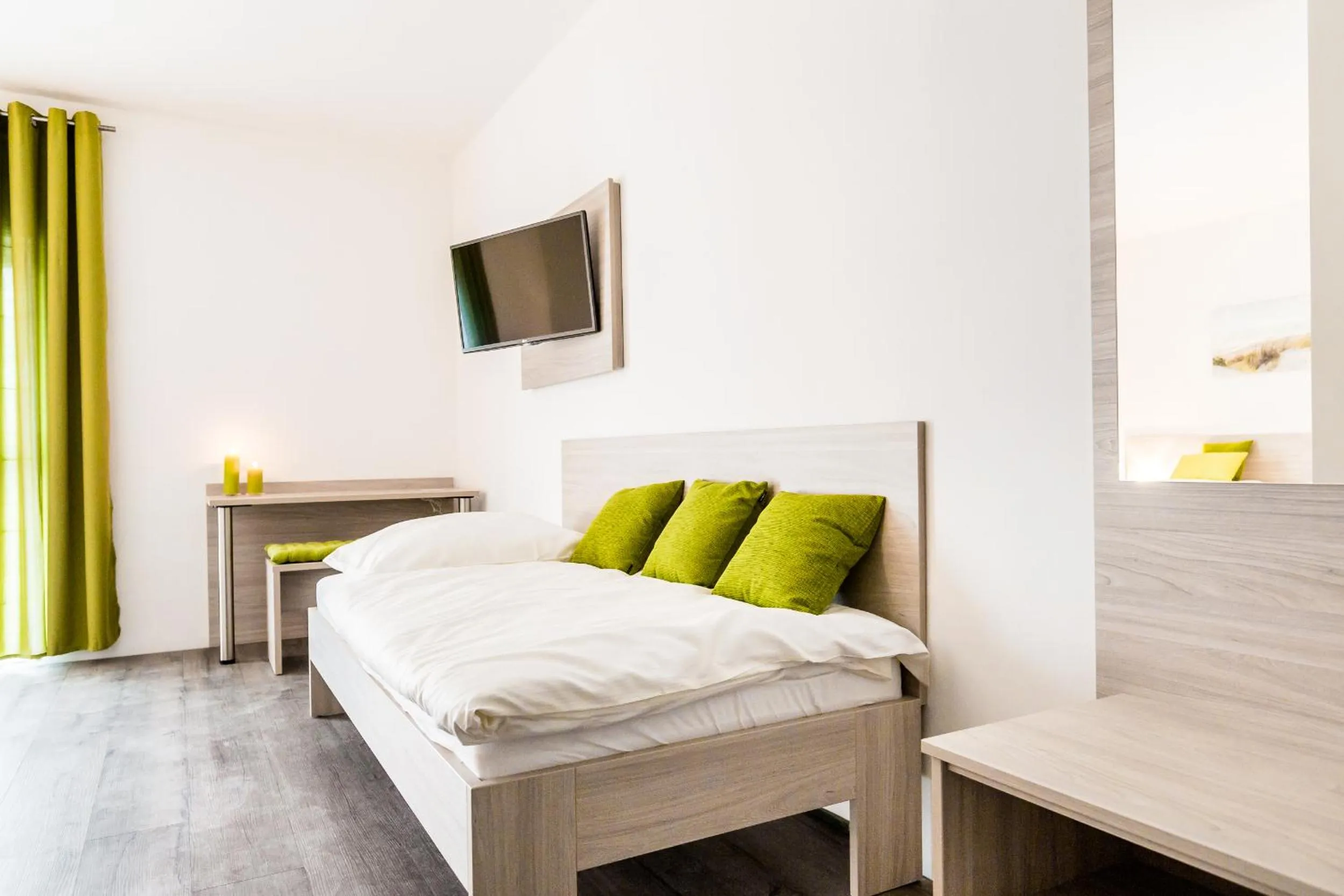 Seating area, Bed in Hotel ANNA - Düsseldorf - Hilden