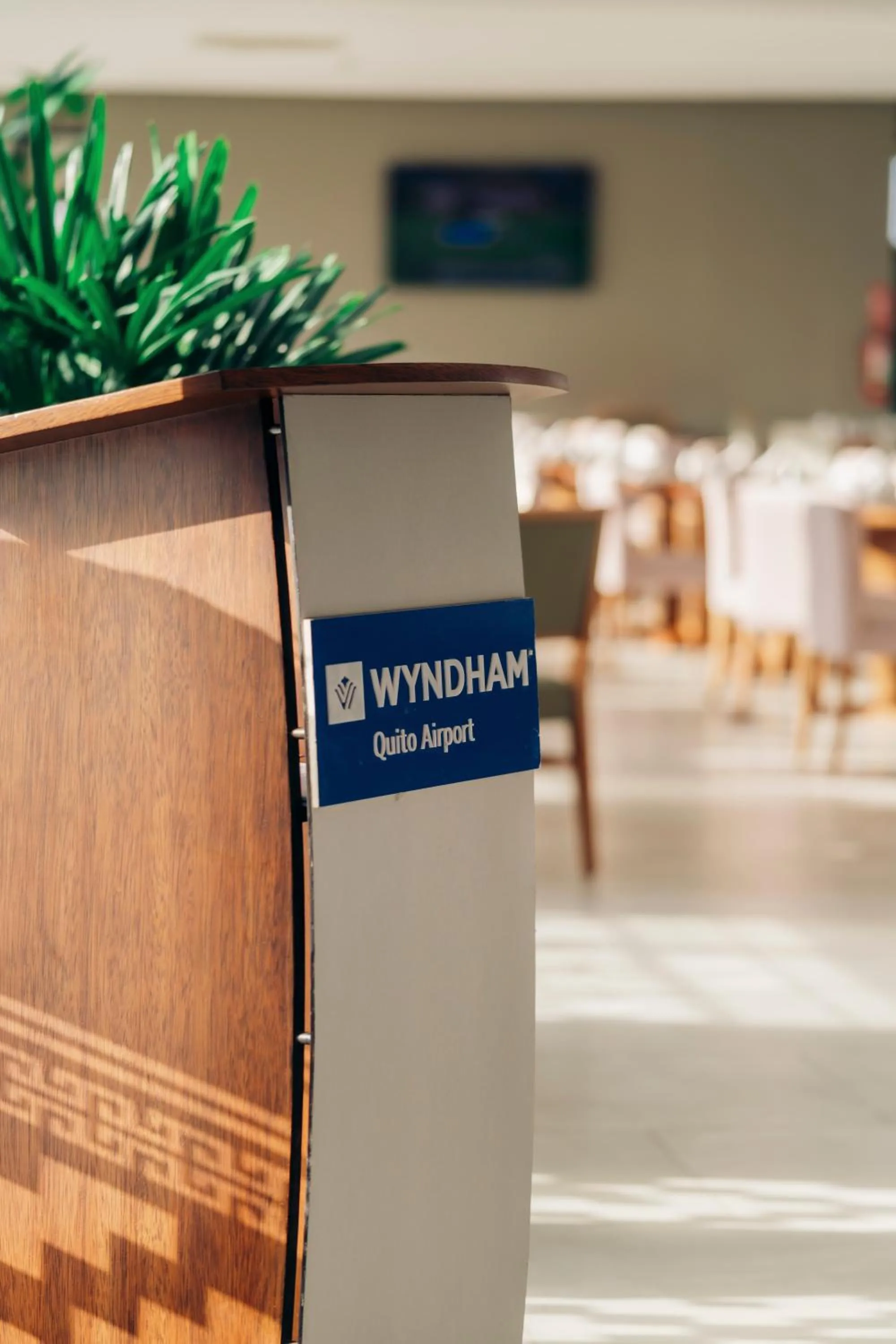 Restaurant/places to eat in Wyndham Quito Airport