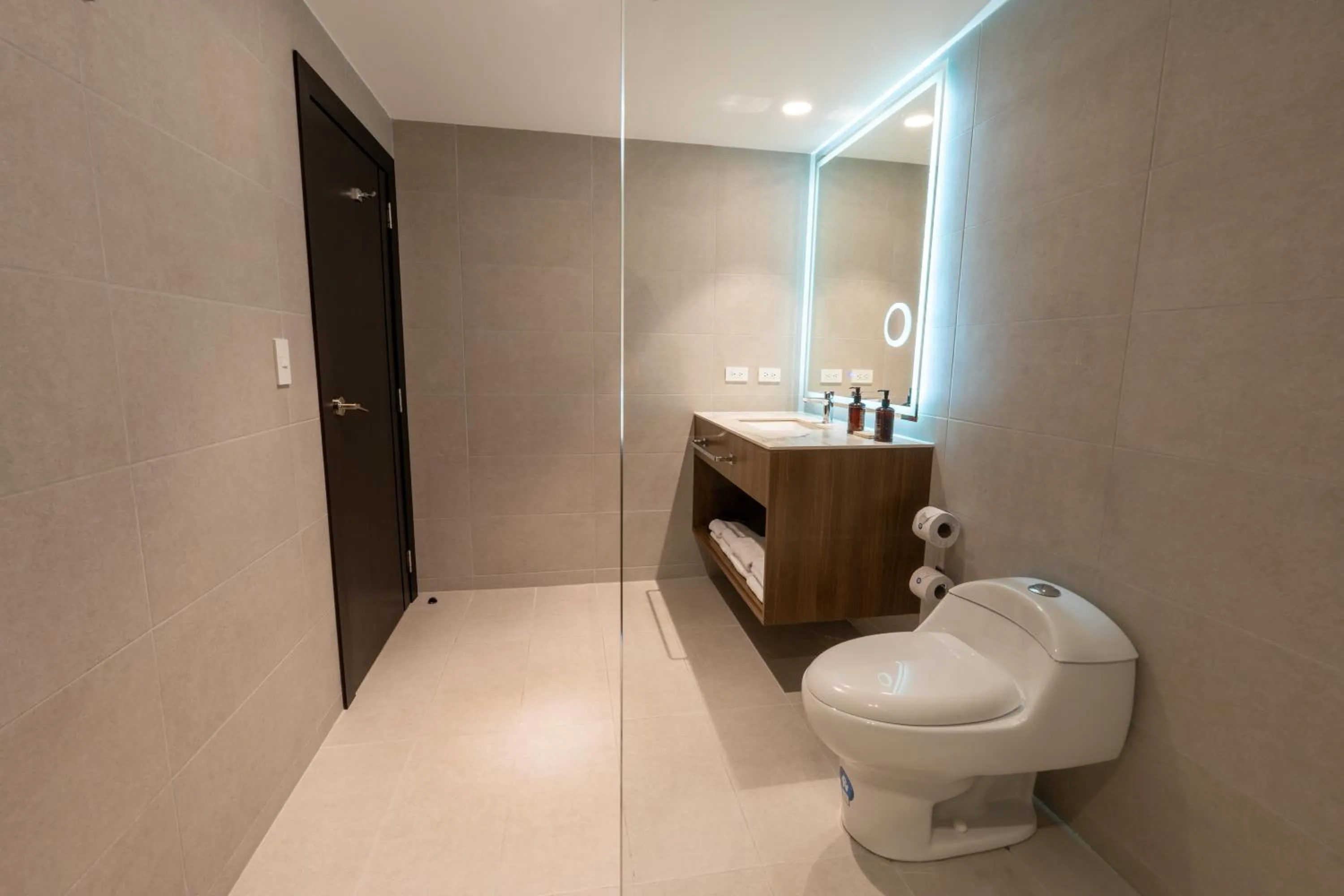 Bathroom in Wyndham Quito Airport