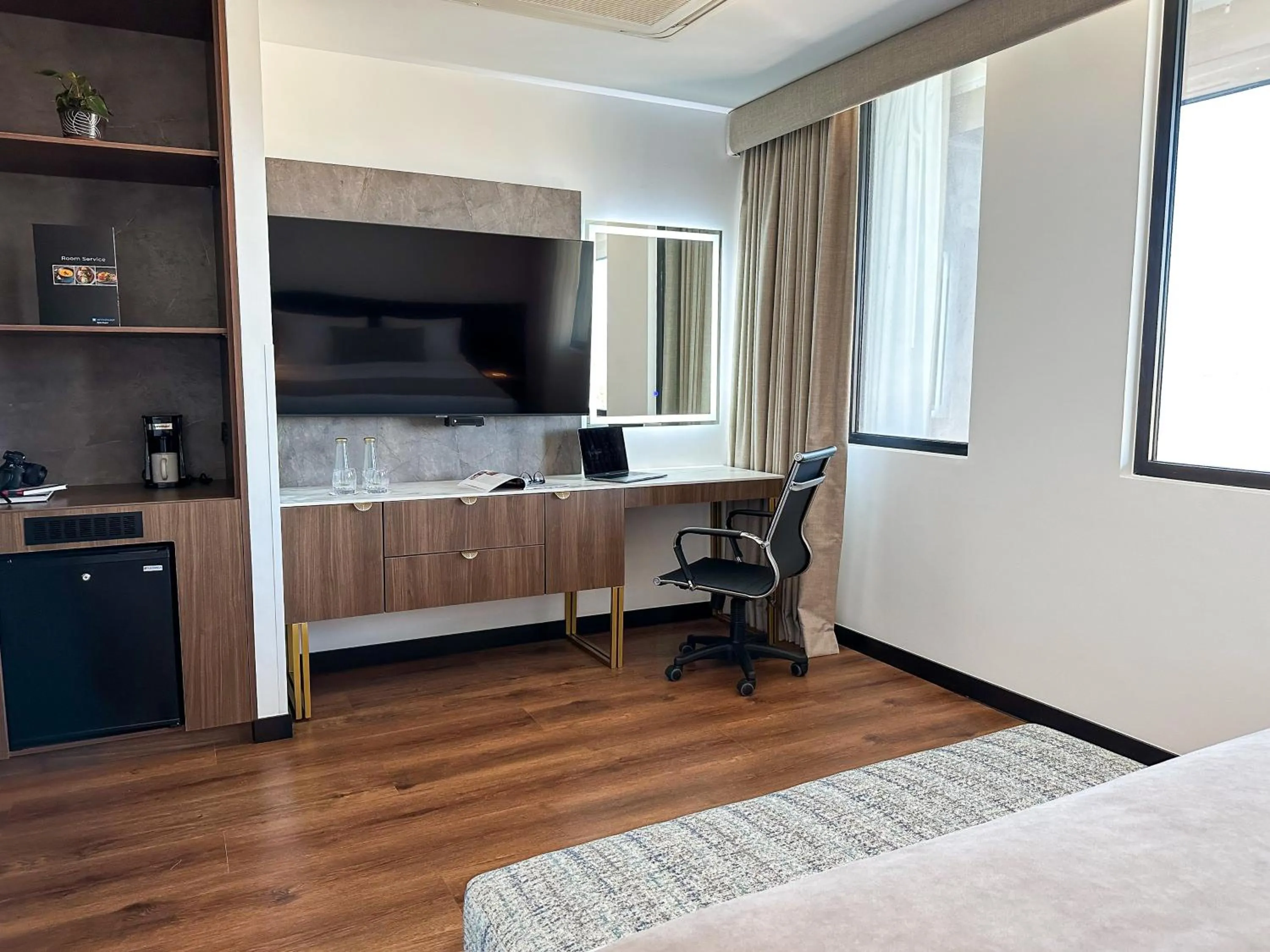 TV and multimedia, Bed in Wyndham Quito Airport