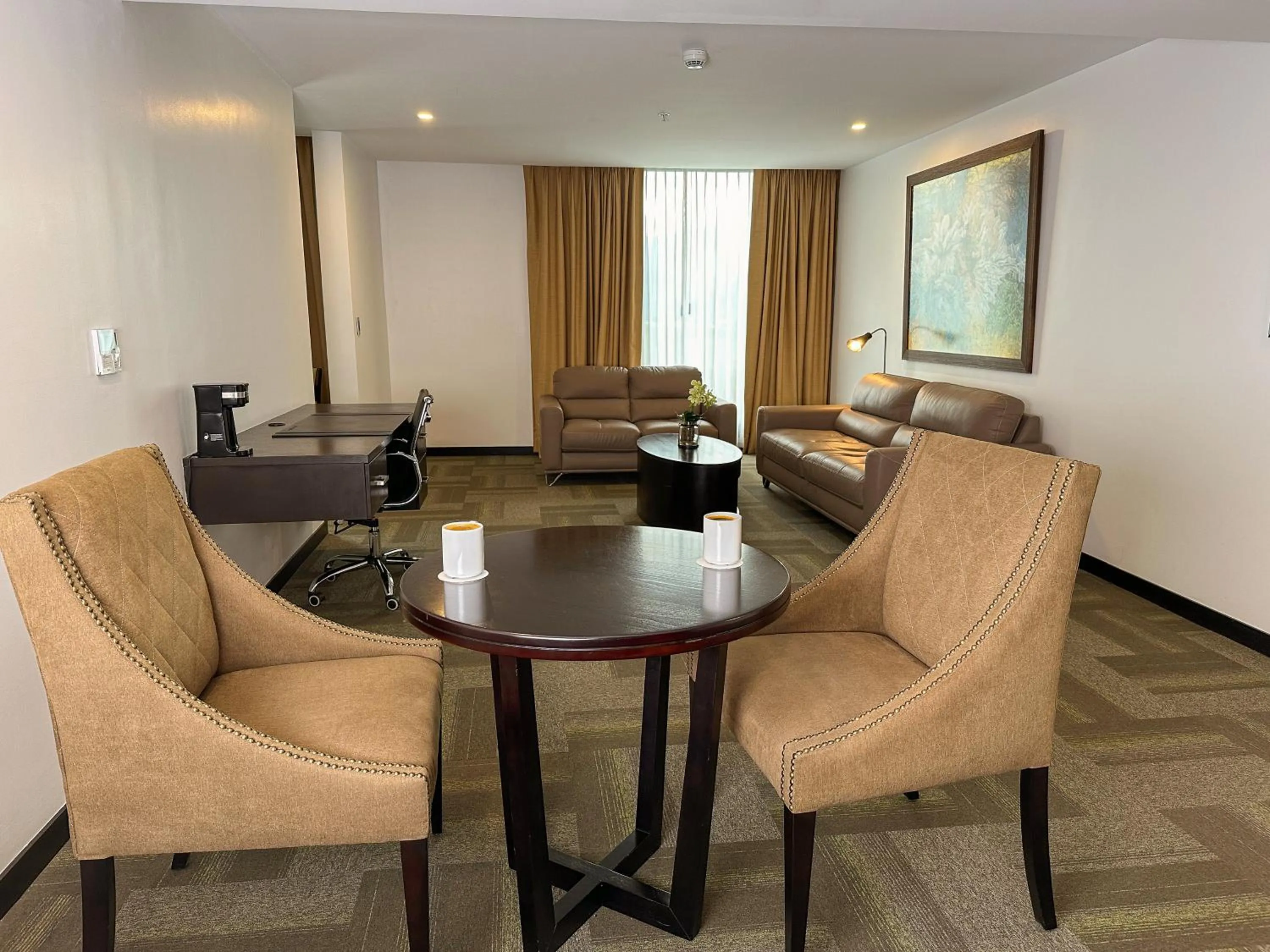 Living room in Wyndham Quito Airport