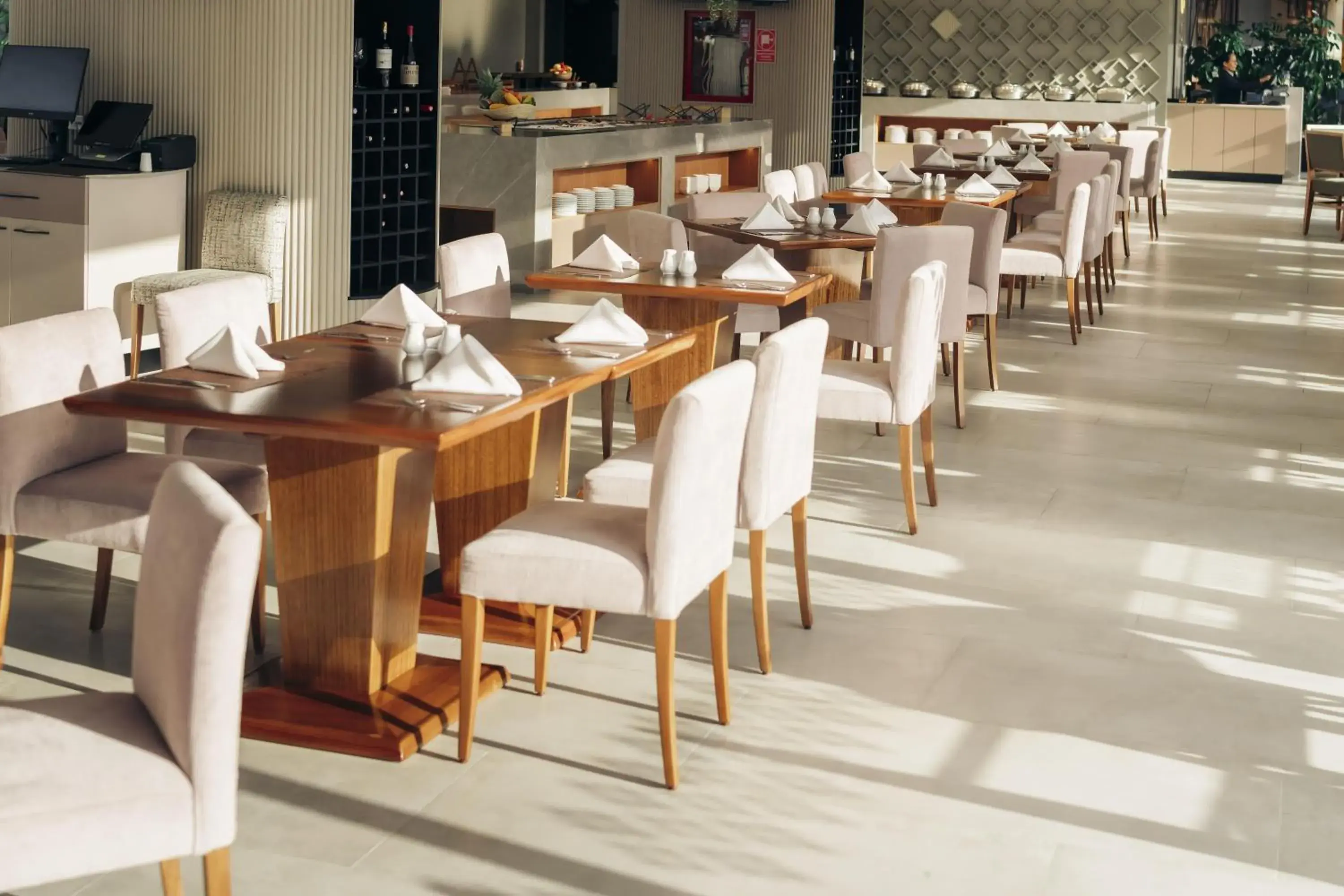 Restaurant/places to eat in Wyndham Quito Airport Restaurant/places to eat in Wyndham Quito Airport