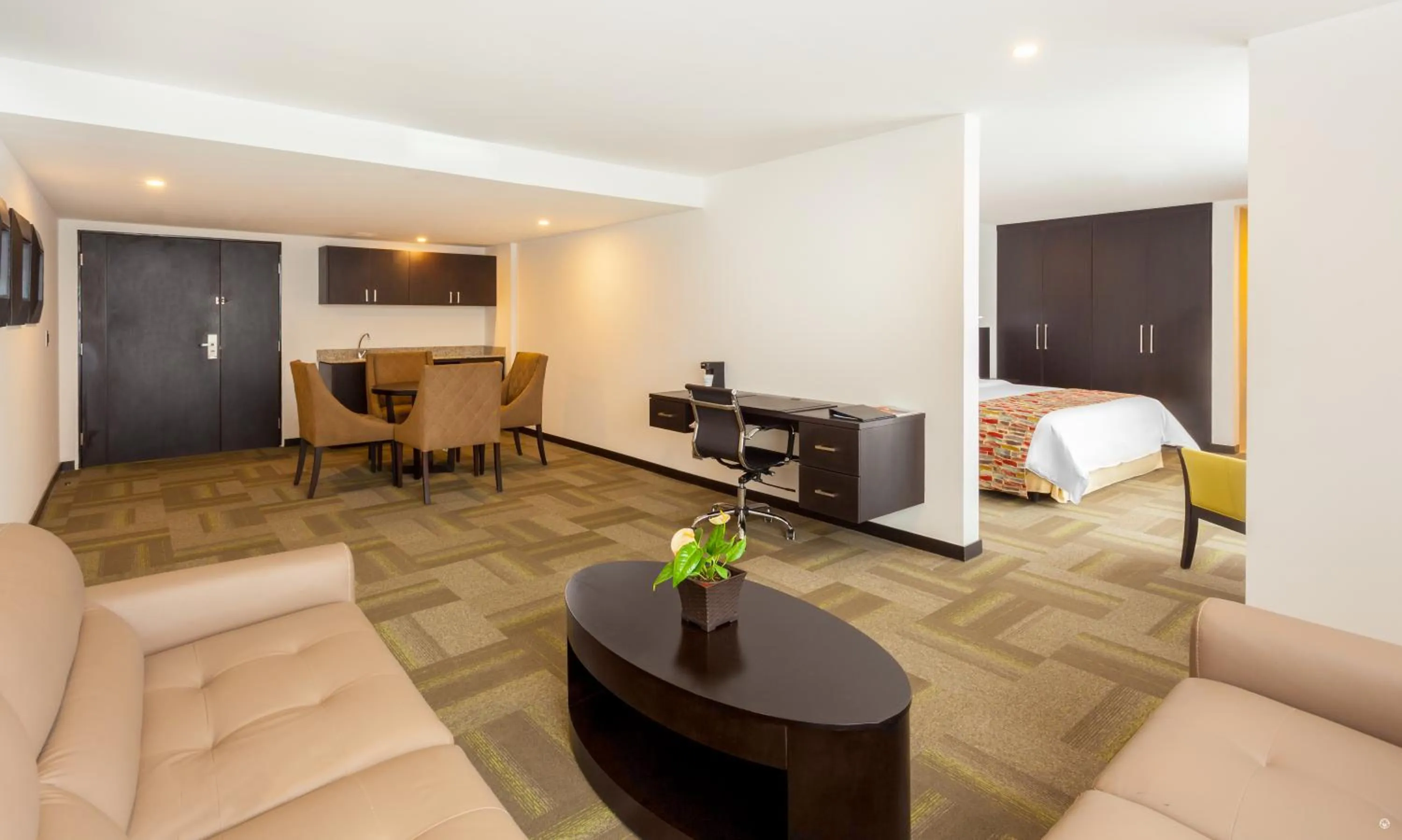 TV and multimedia in Wyndham Quito Airport