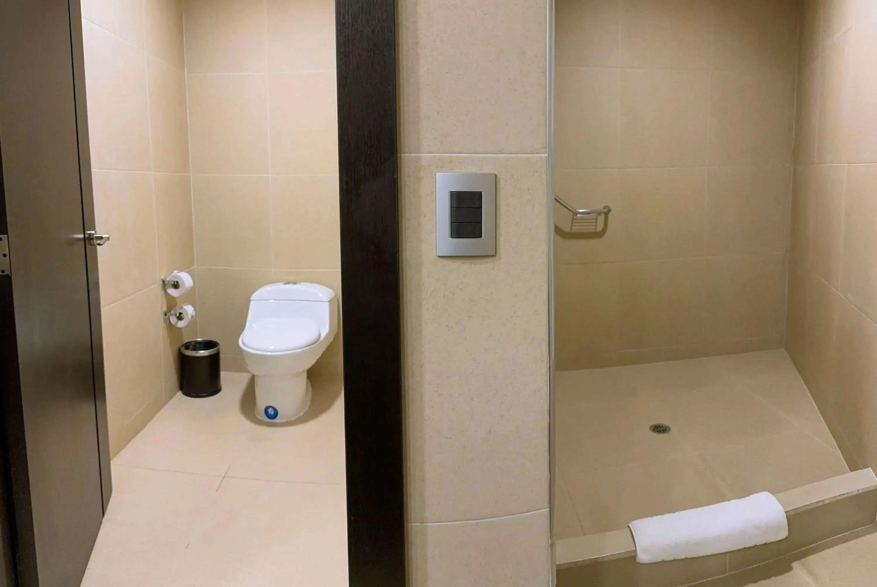 Photo of the whole room in Wyndham Quito Airport Photo of the whole room in Wyndham Quito Airport