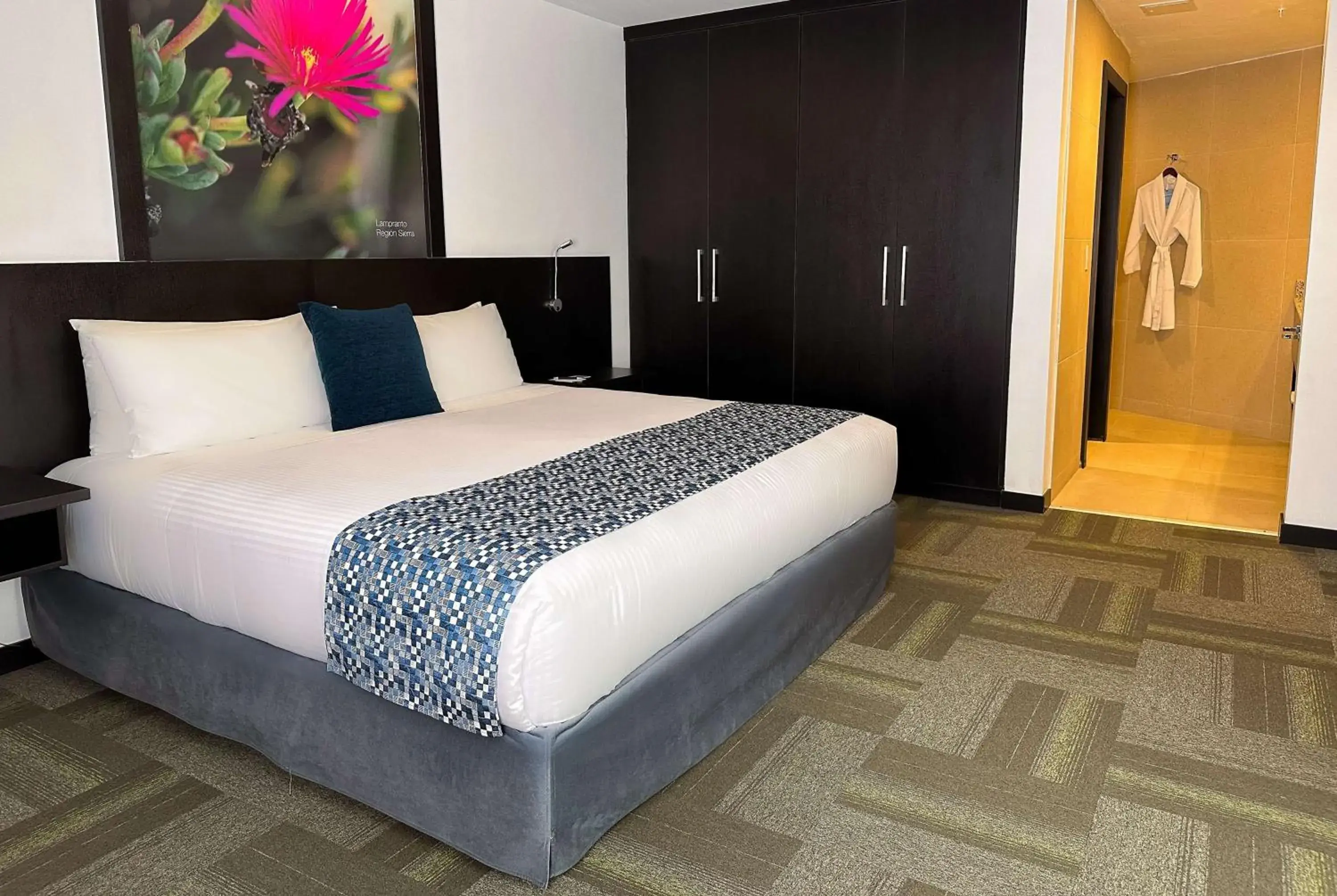 Photo of the whole room, Bed in Wyndham Quito Airport Photo of the whole room, Bed in Wyndham Quito Airport