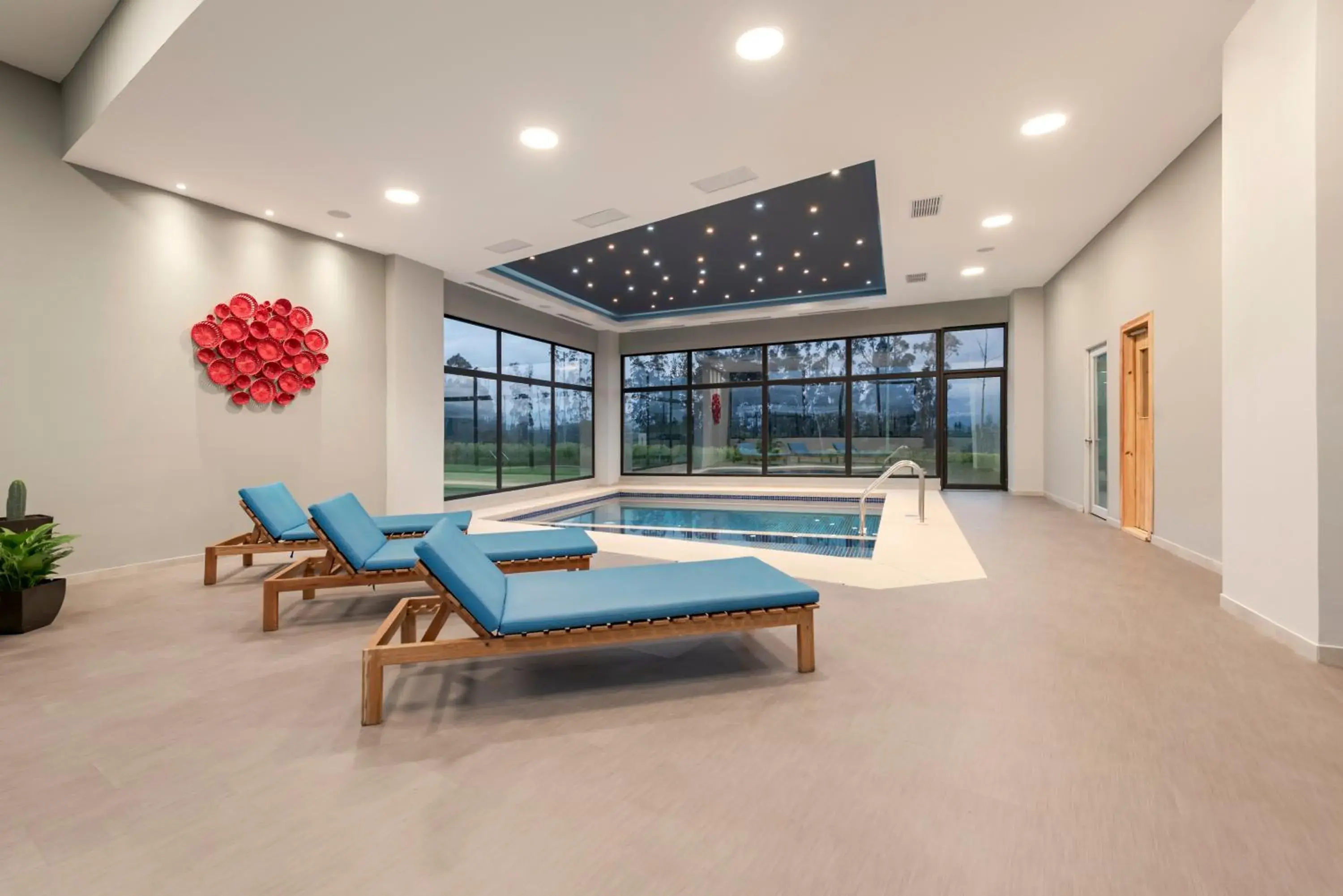 Swimming pool in Wyndham Quito Airport Swimming pool in Wyndham Quito Airport