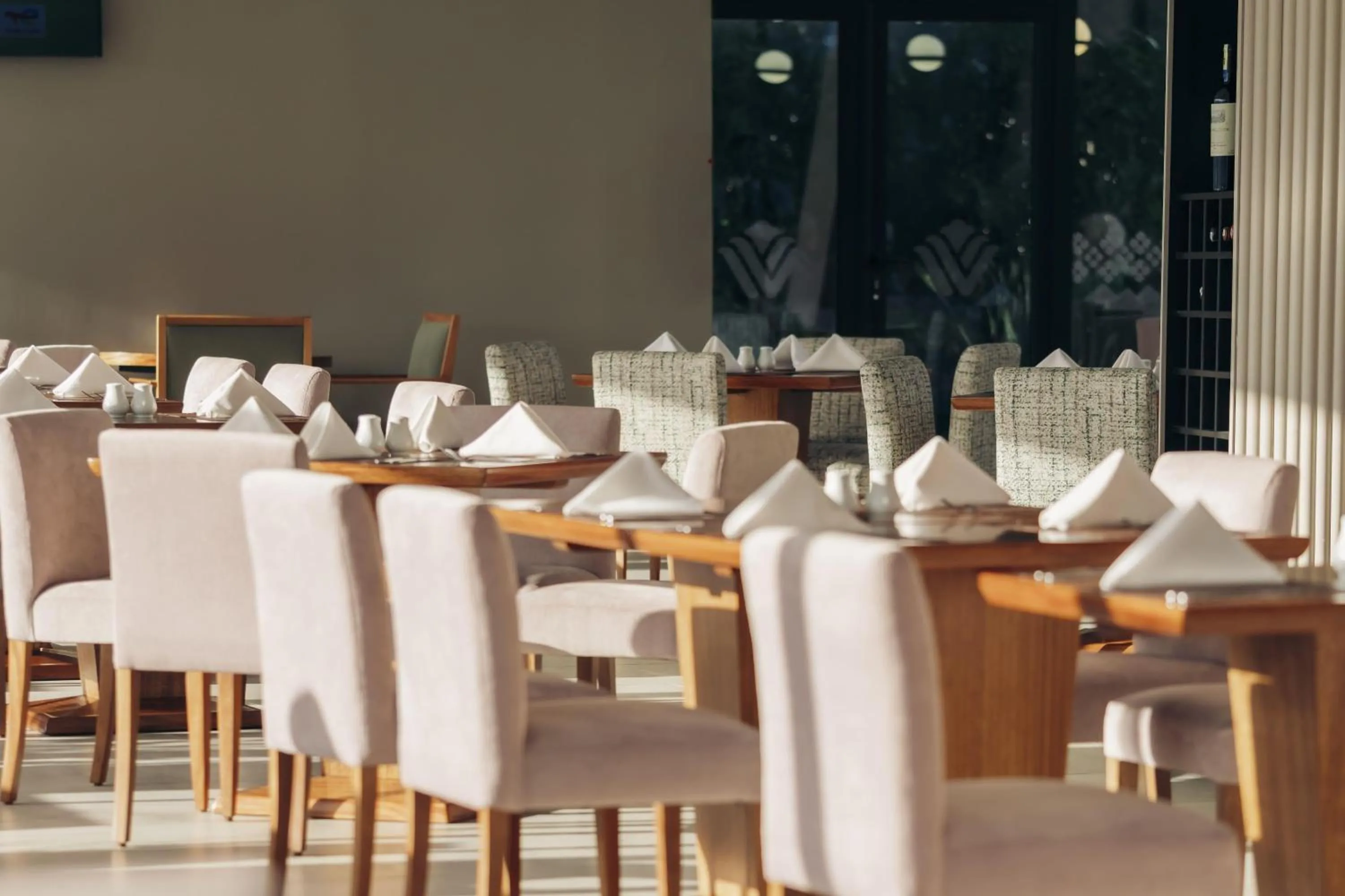 Restaurant/places to eat in Wyndham Quito Airport