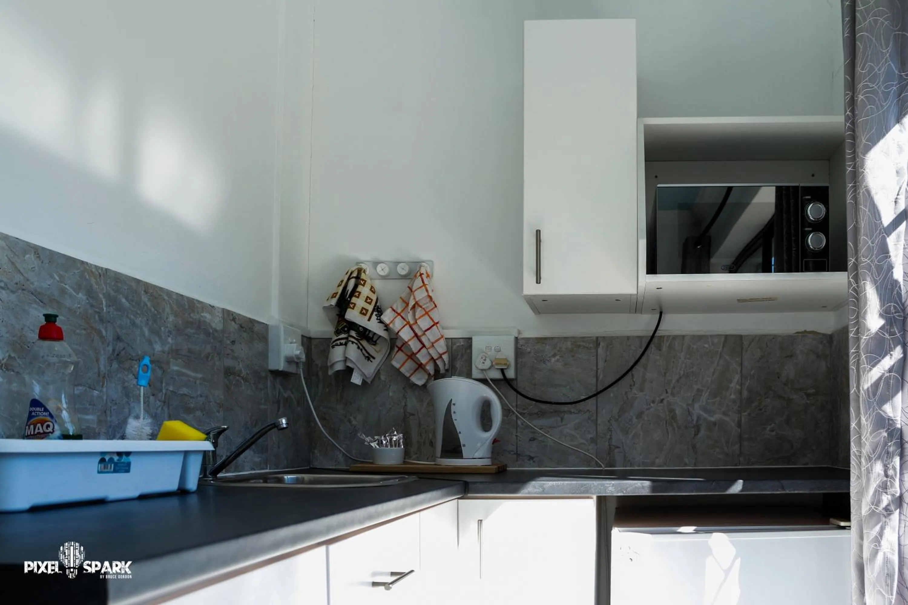 Kitchen or kitchenette in Tyday Accommodation