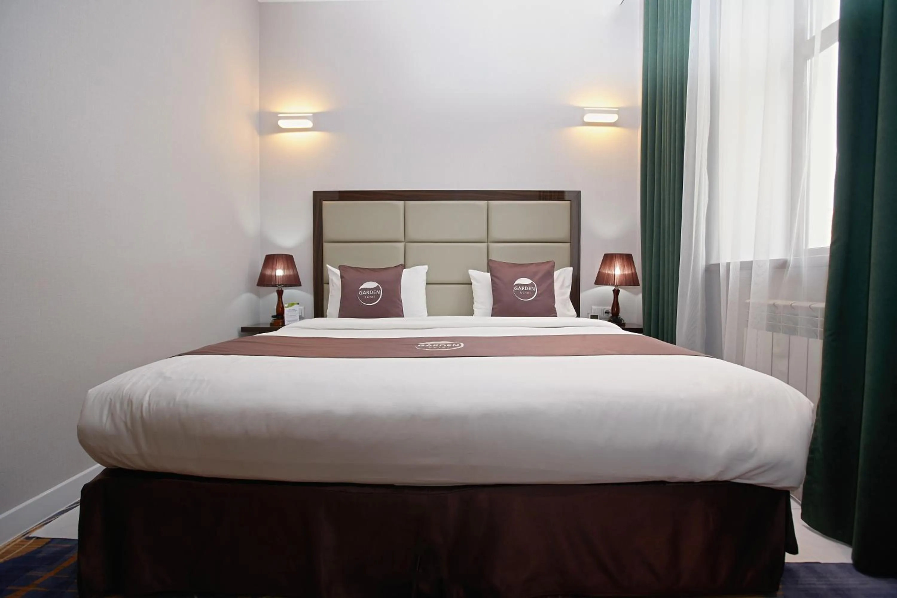 Bedroom, Bed in Garden Hotel