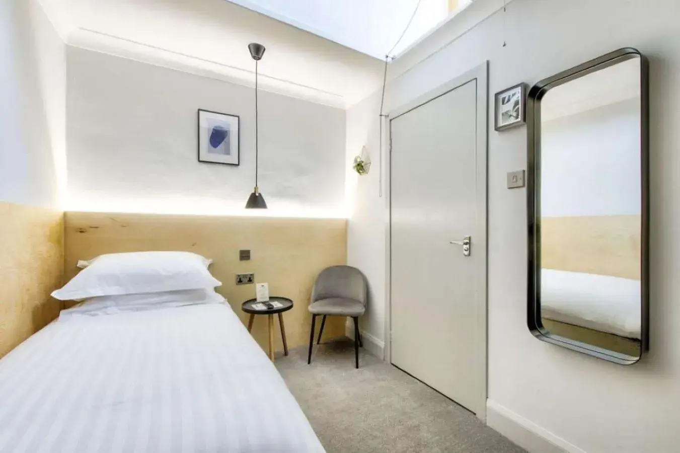 Single Room in The Castle Hotel Single Room in The Castle Hotel