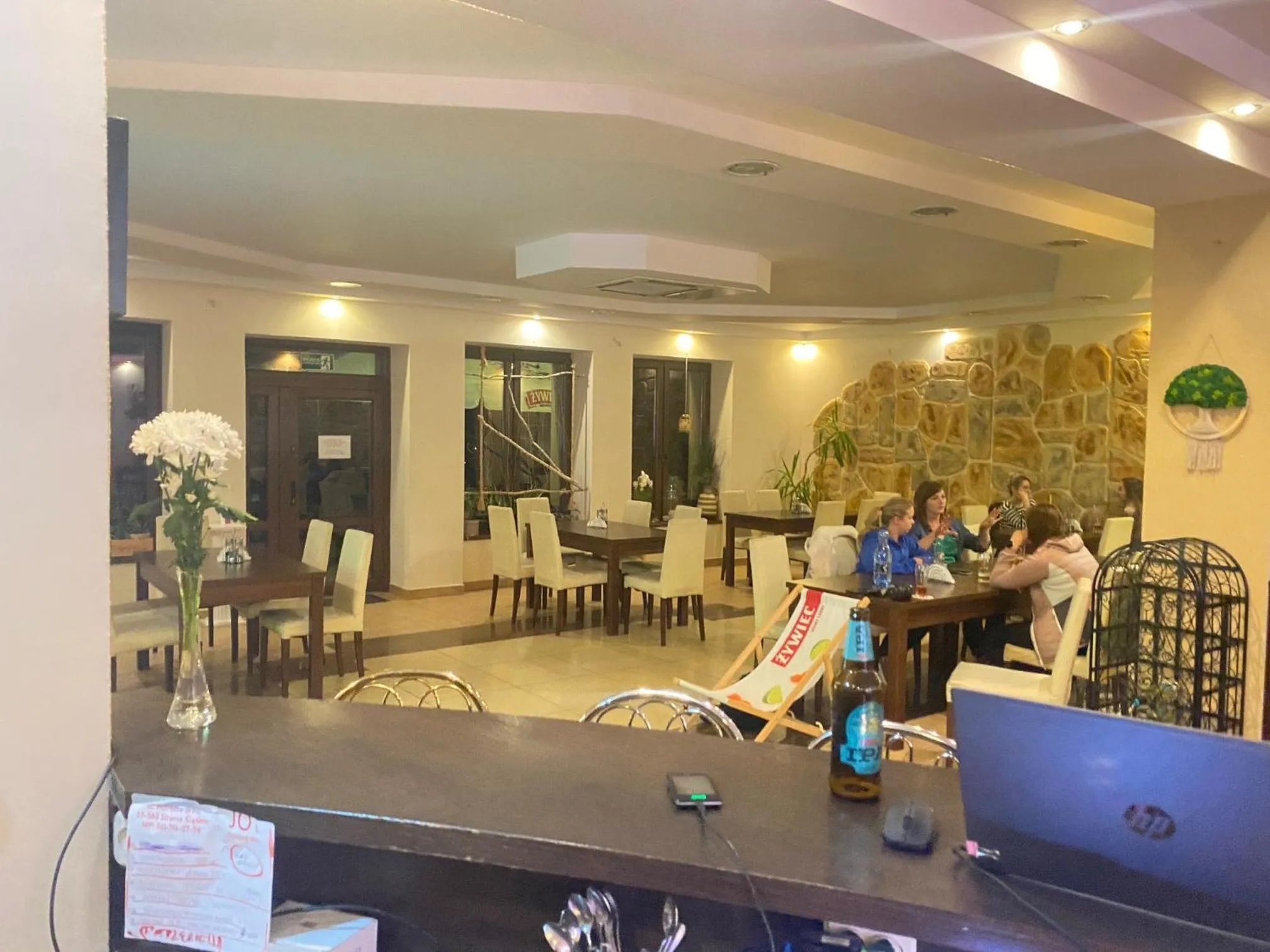 Restaurant/places to eat in Pensjonat Lew Jaskiniowy