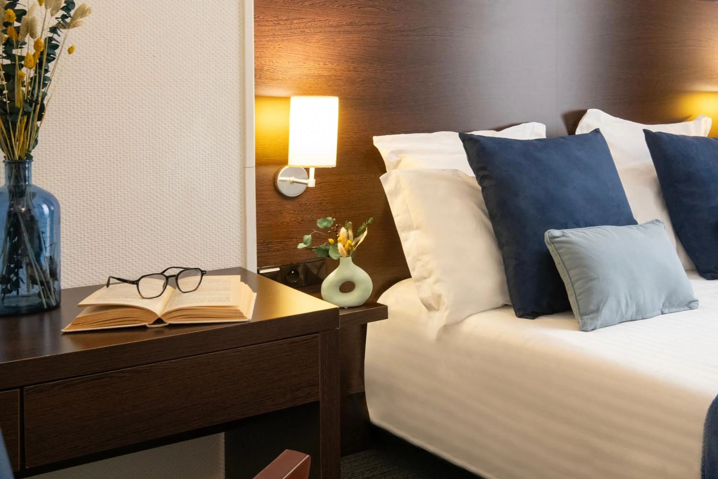 Bed in Hôtel Vendôme Menton