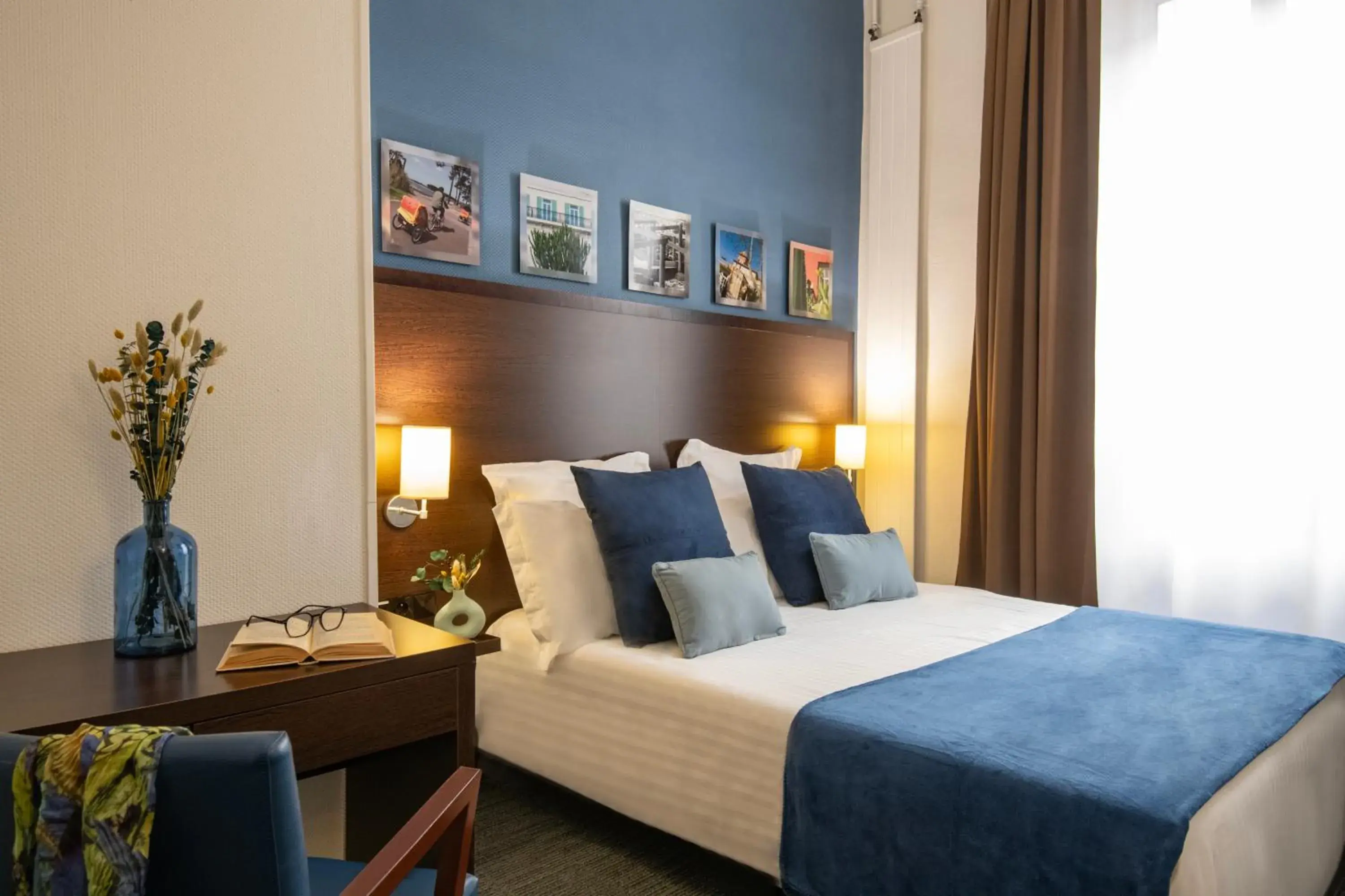 Standard Double Room in Hôtel Vendôme Menton Standard Double Room in Hôtel Vendôme Menton