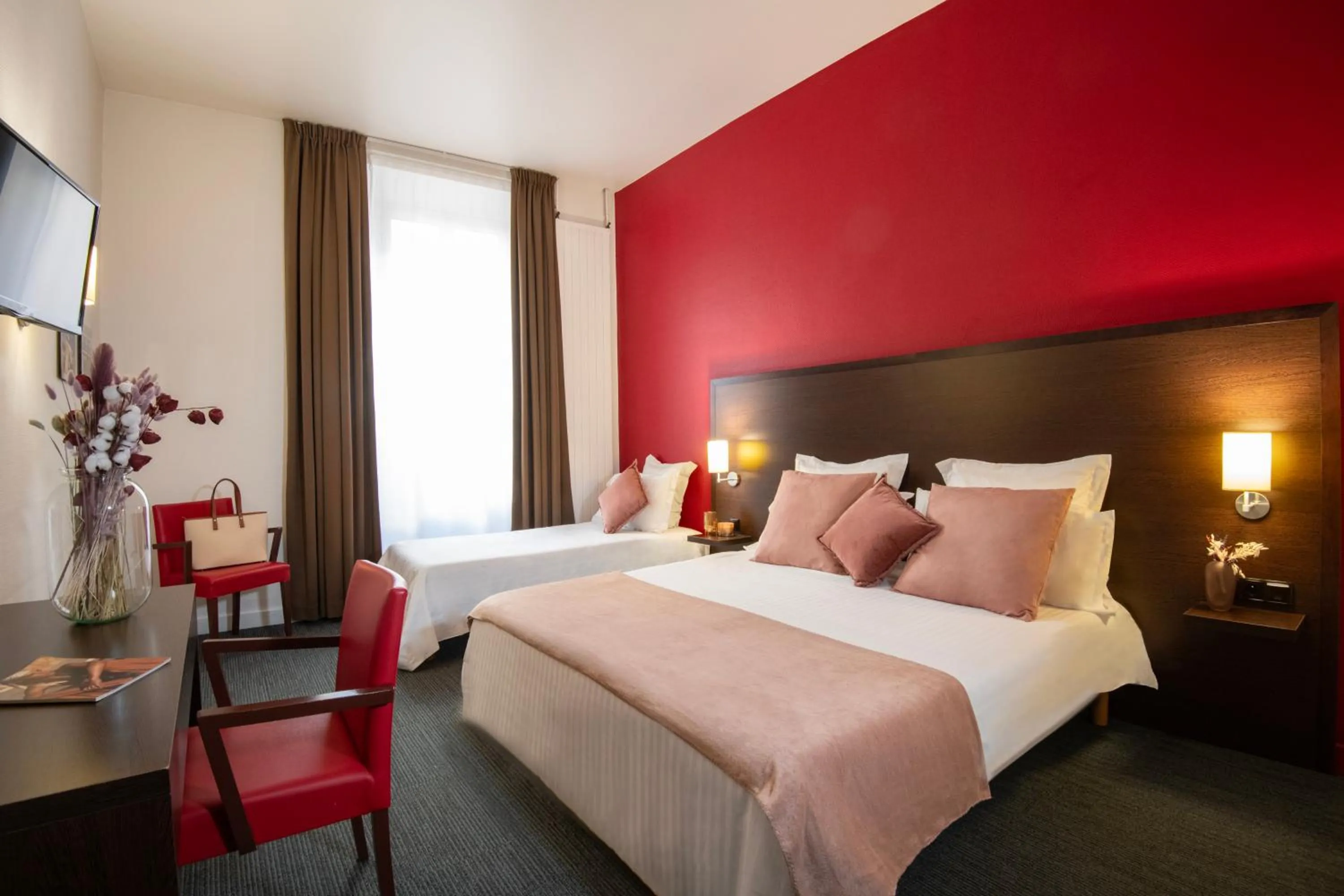 Bed in Hôtel Vendôme Menton