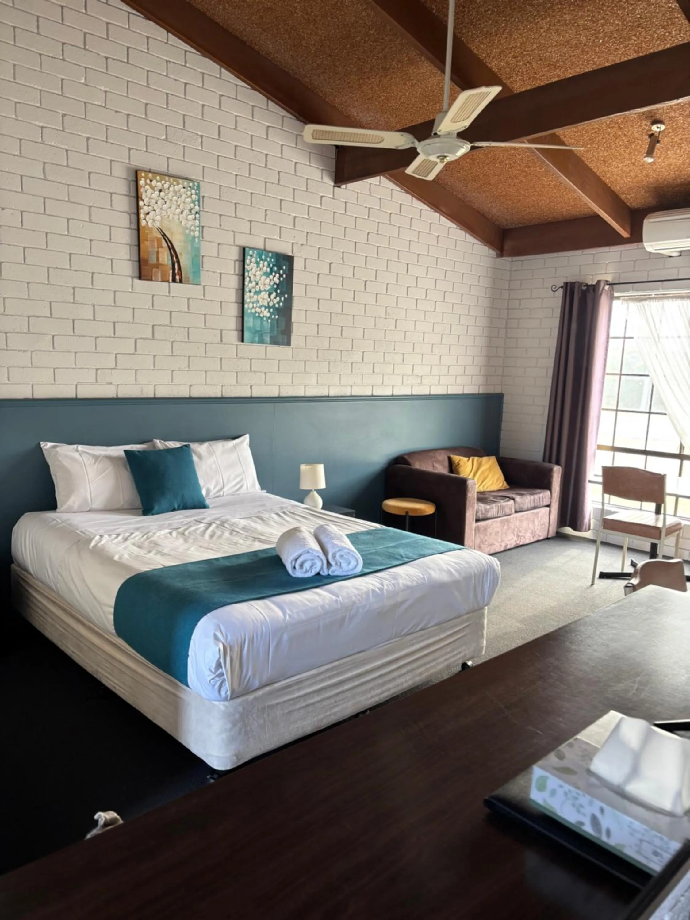 Bed in Bakery Park Motor Inn