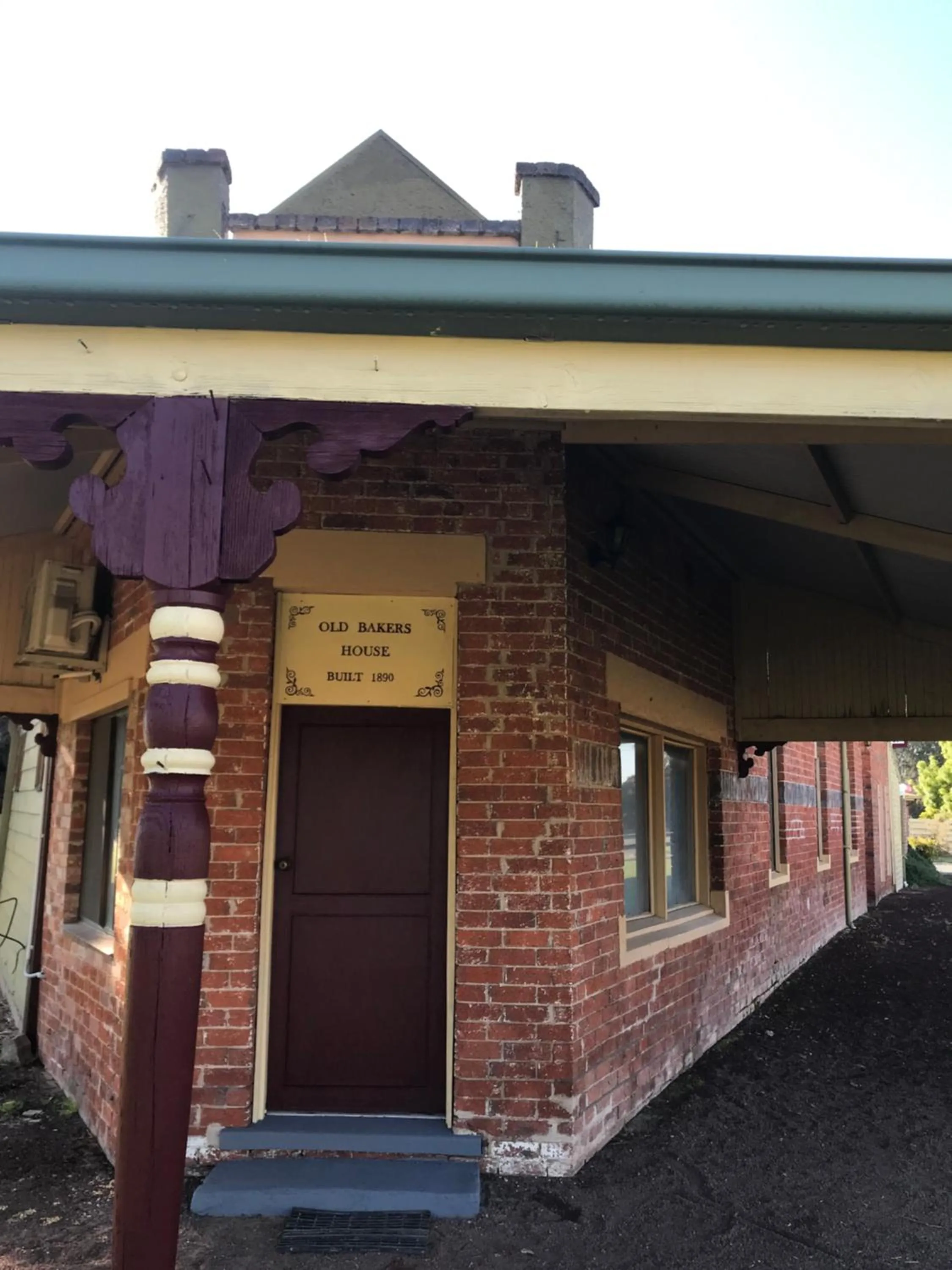 Property building in Bakery Park Motor Inn