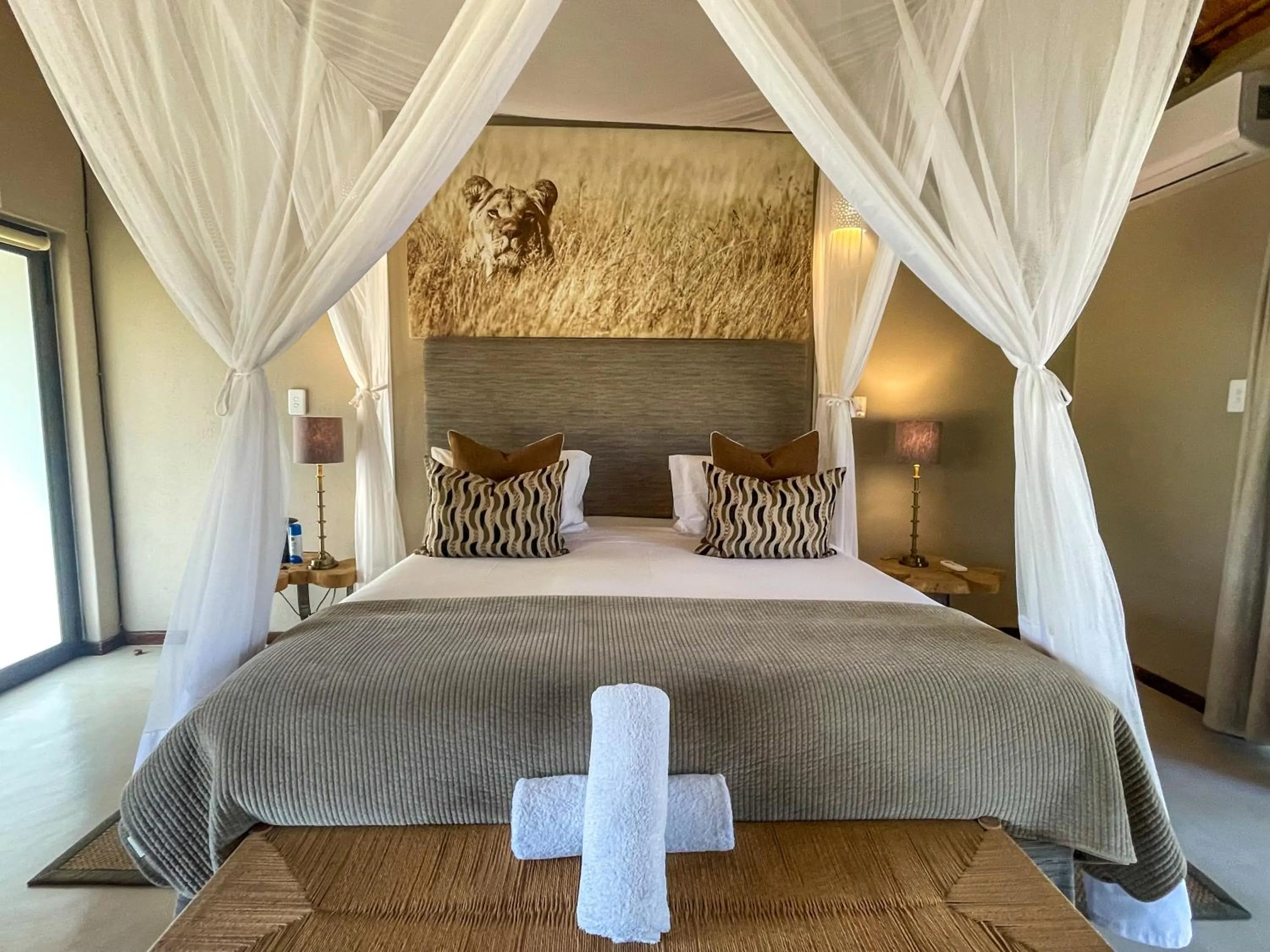 Bed in Xanatseni Private Camp