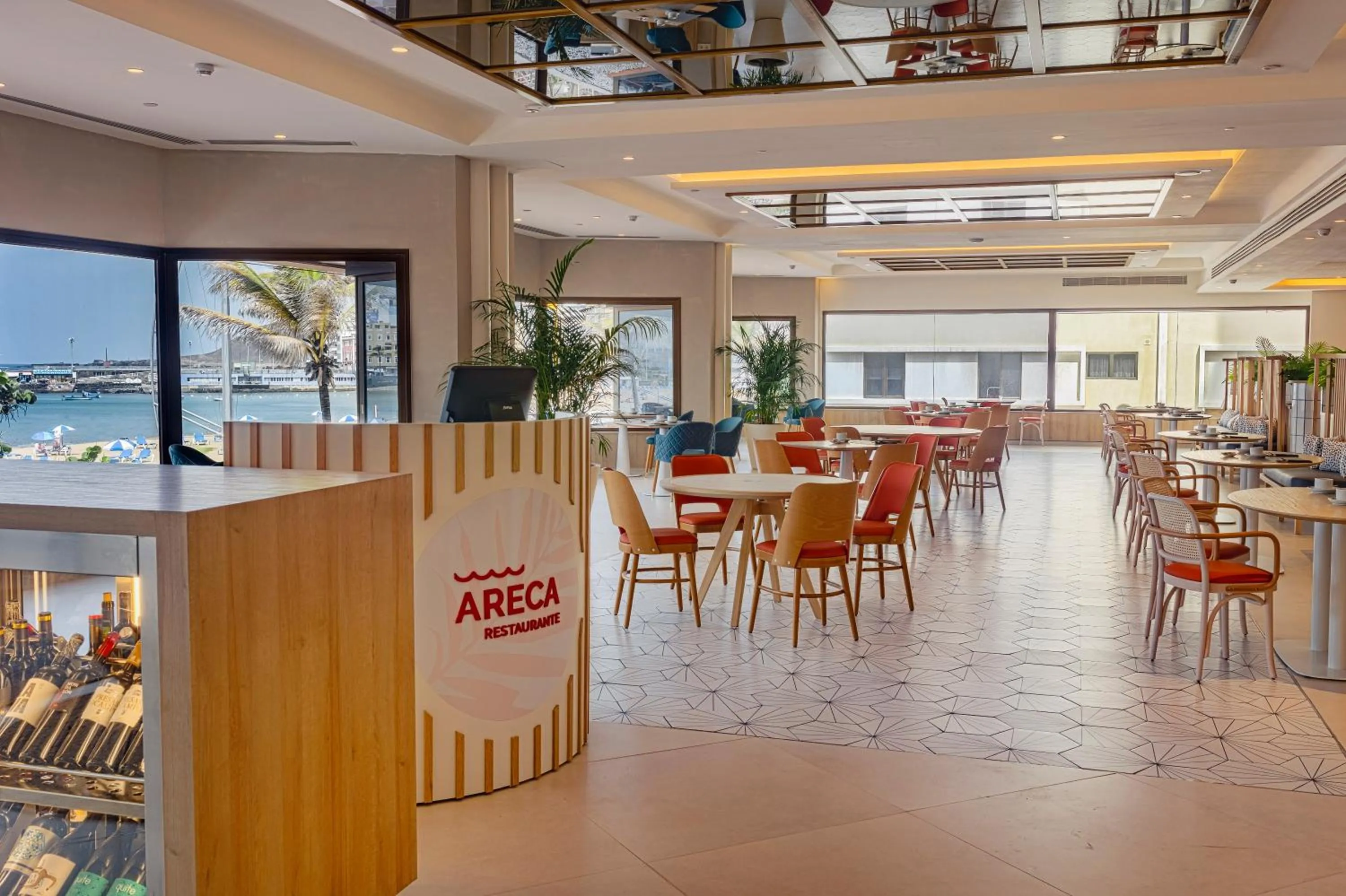 Restaurant/places to eat in Hotel Cristina by Tigotan Las Palmas - Adults Only