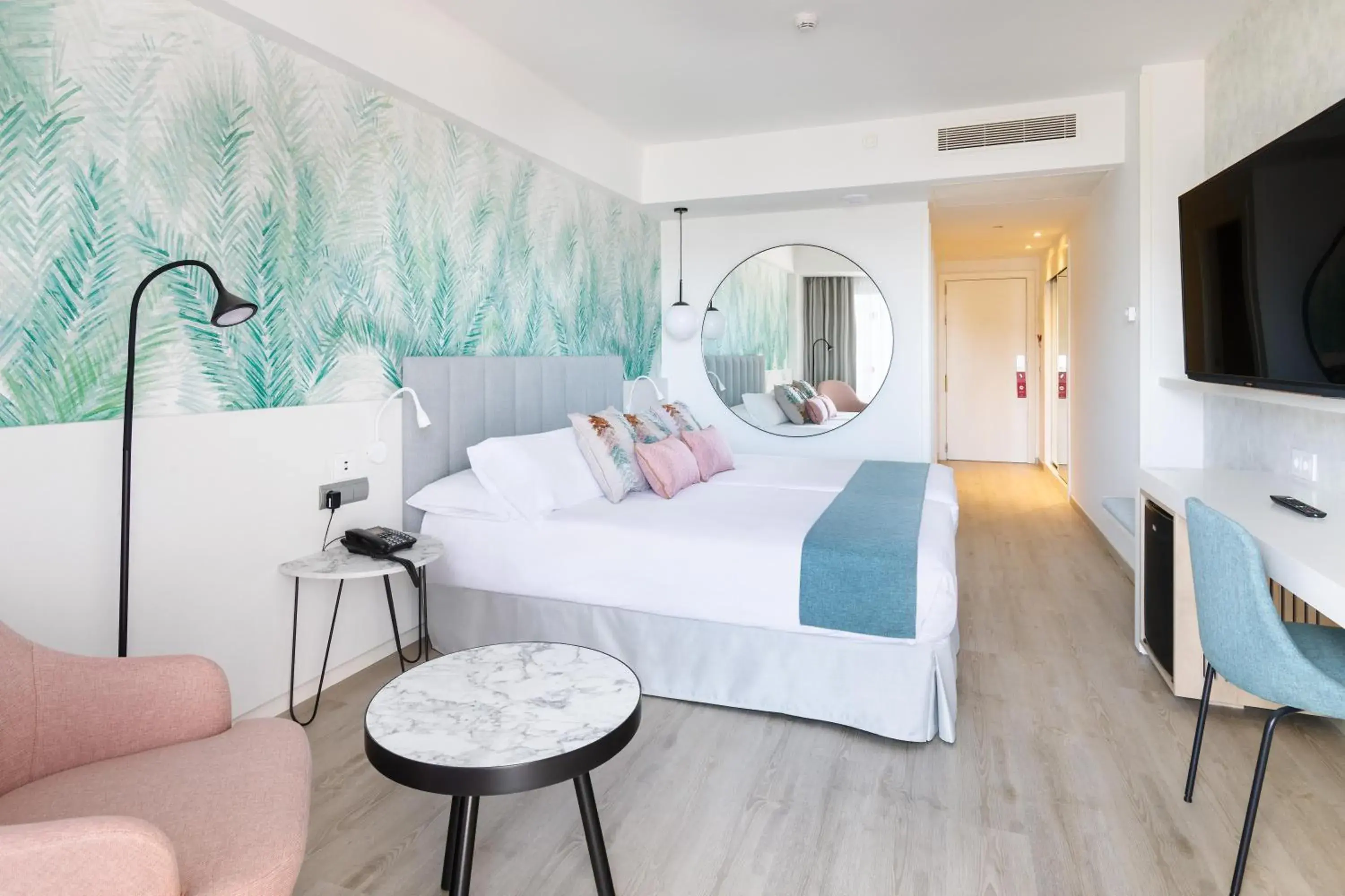 Photo of the whole room, Bed in Hotel Cristina by Tigotan Las Palmas - Adults Only Photo of the whole room, Bed in Hotel Cristina by Tigotan Las Palmas - Adults Only