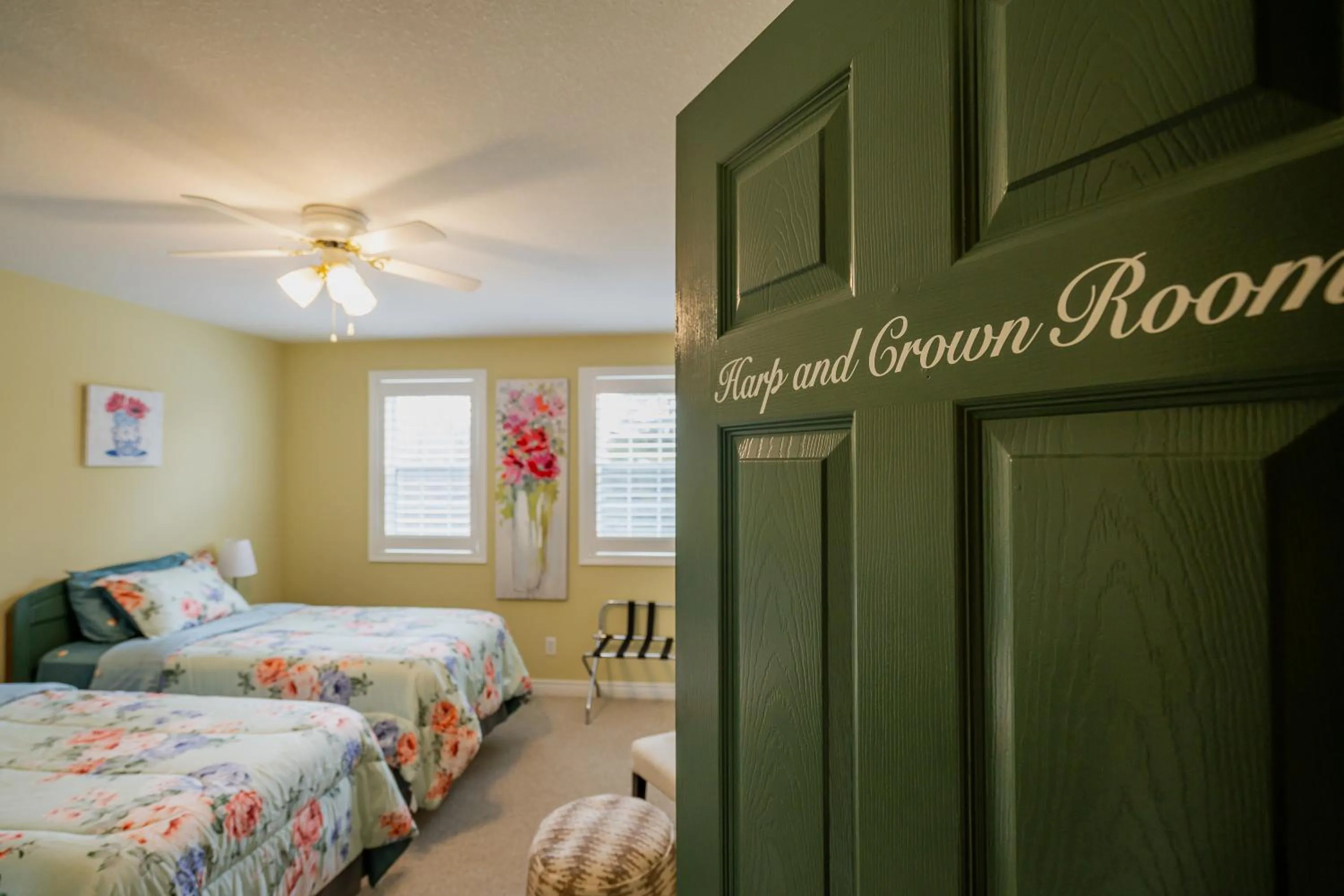 Bedroom, Bed in Old Town Country Landing