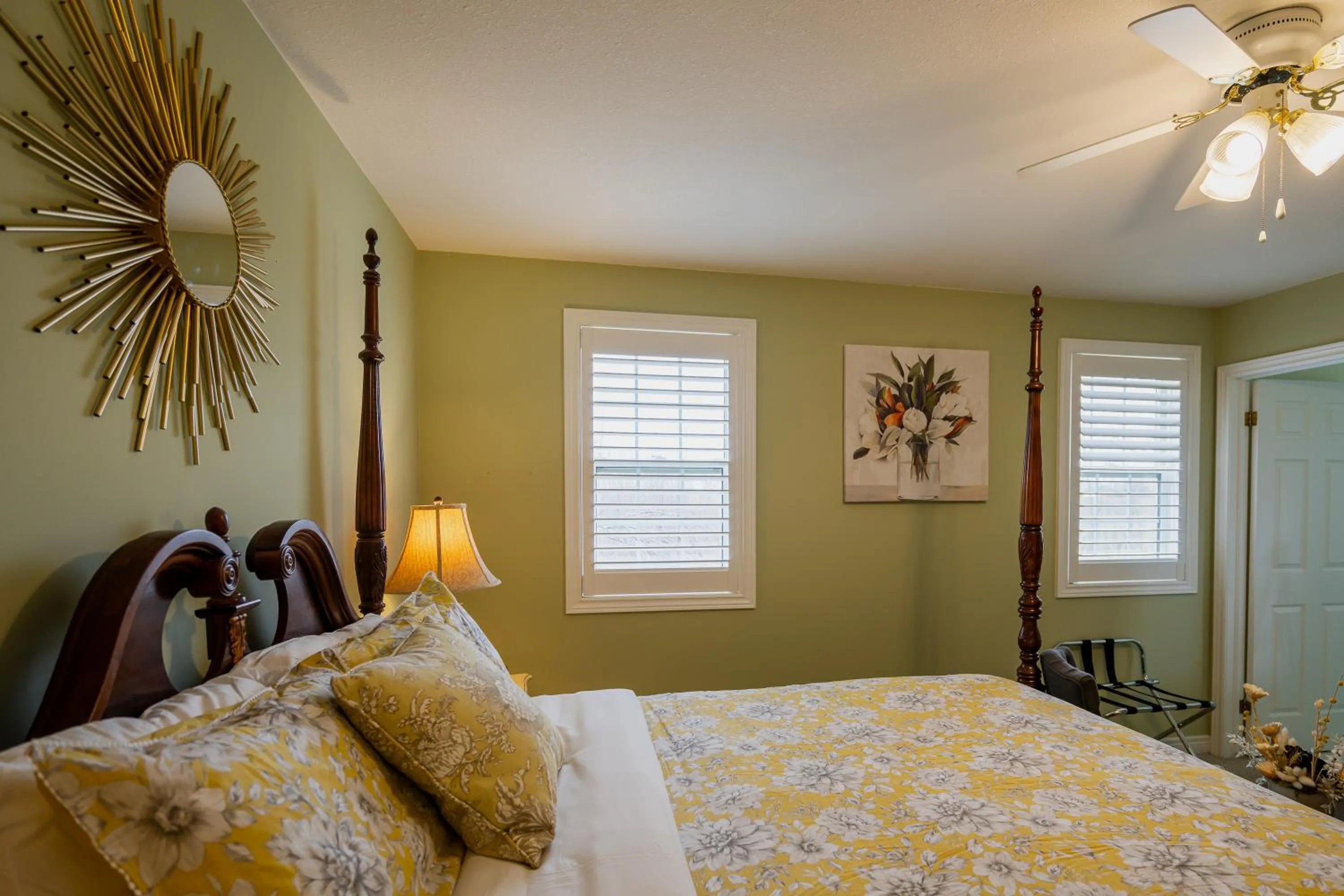 Bedroom, Bed in Old Town Country Landing