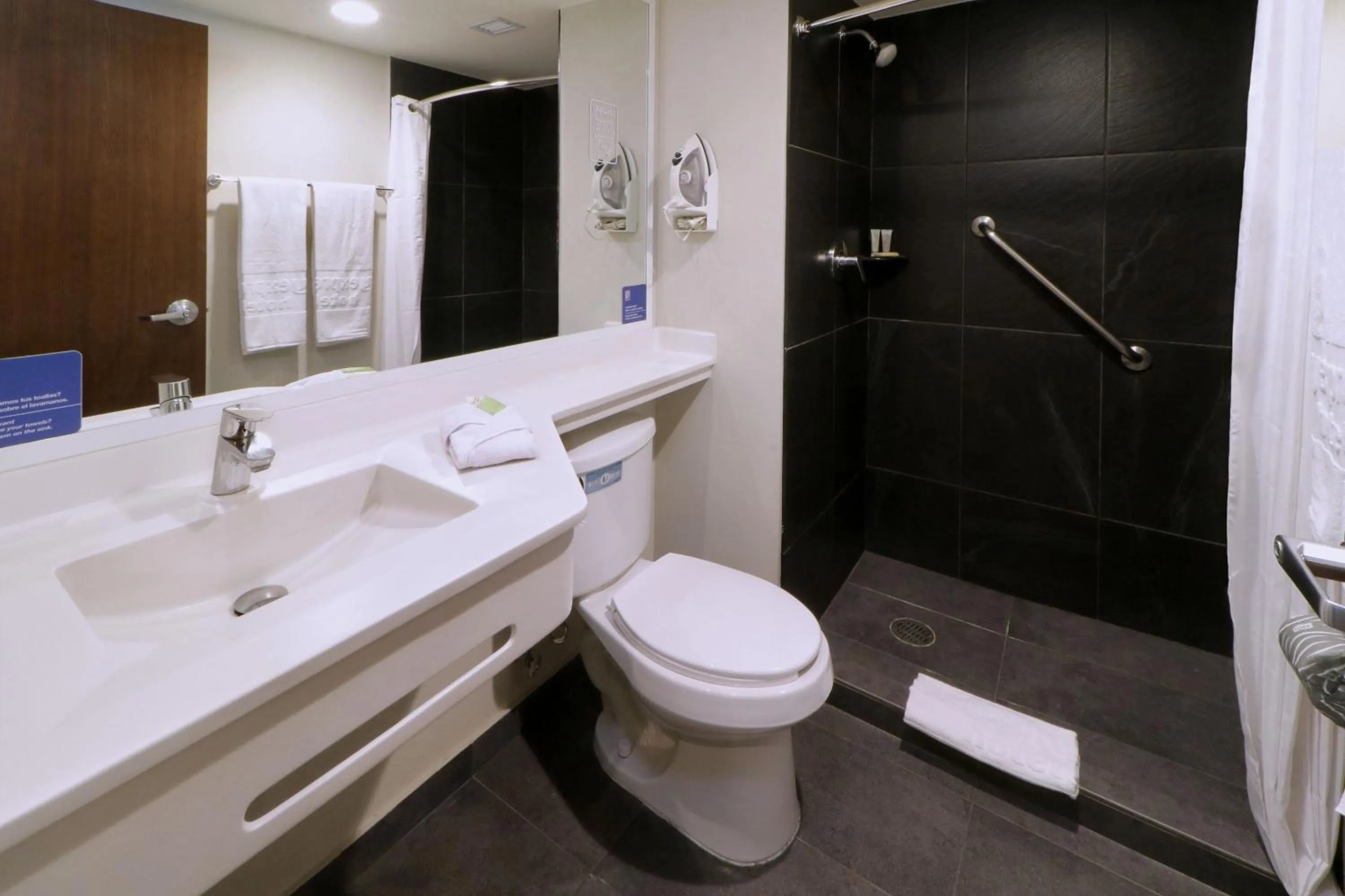 Bathroom in City Express by Marriott Piedras Negras