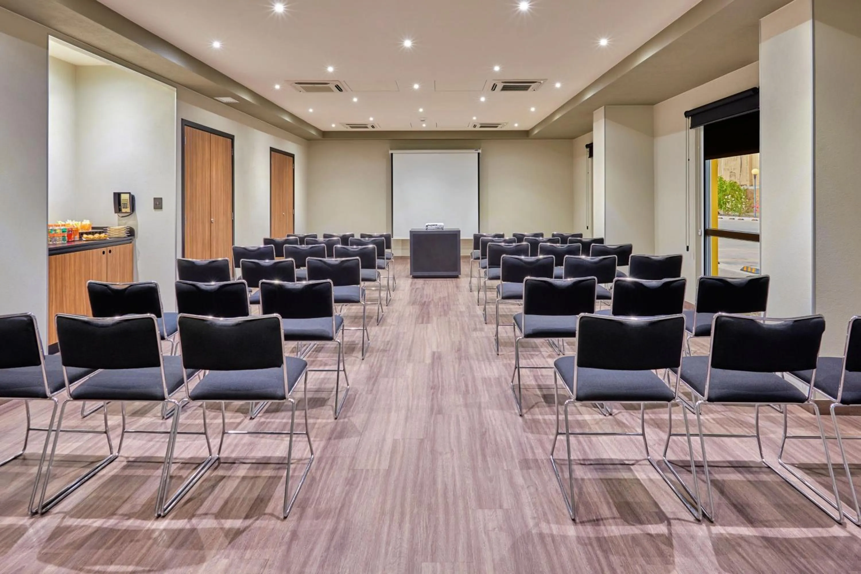 Meeting/conference room in City Express by Marriott Piedras Negras