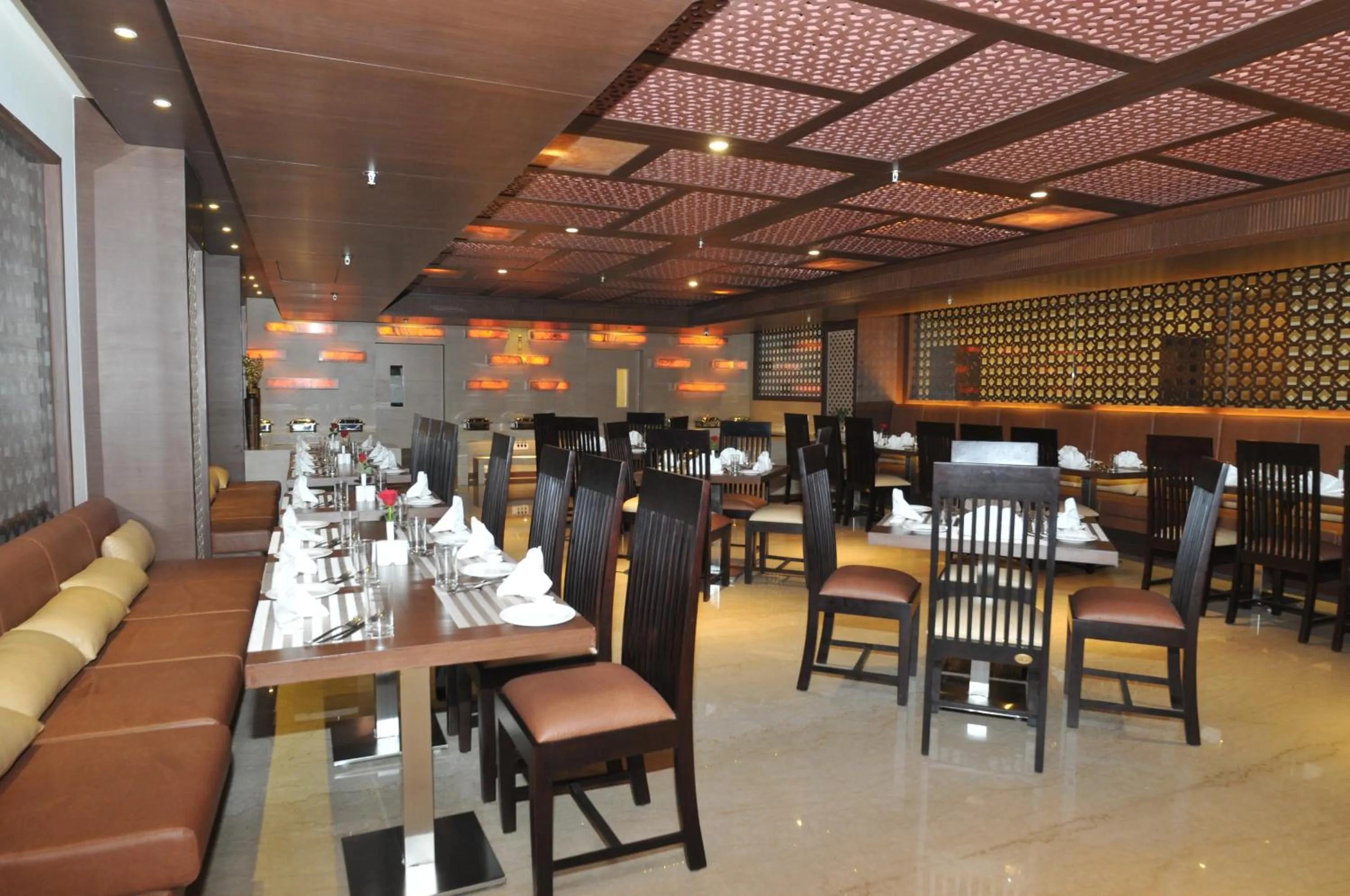 Restaurant/places to eat in Royale Lalit Hotel Jaipur