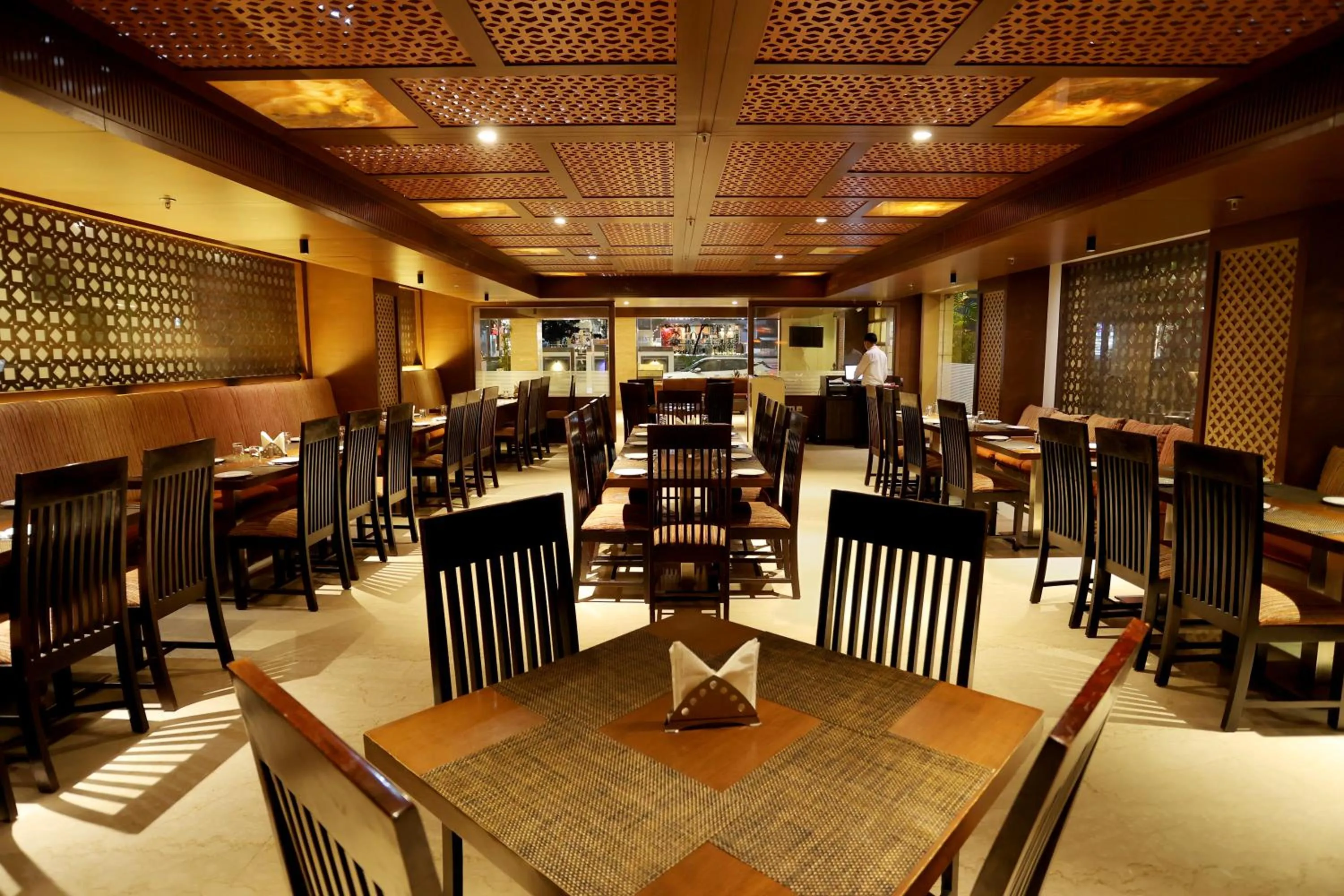 Restaurant/places to eat in Royale Lalit Hotel Jaipur