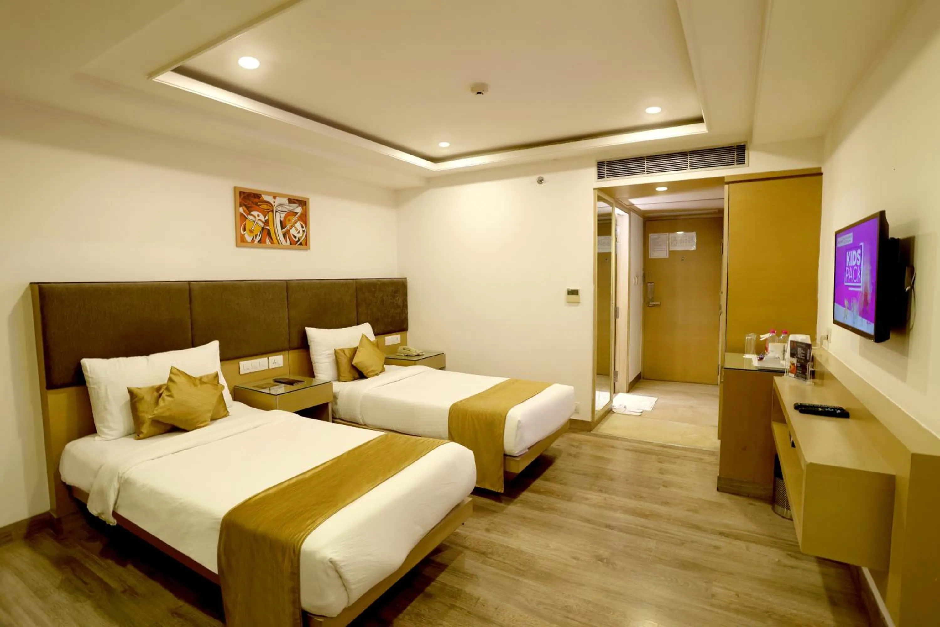 Bedroom, Bed in Royale Lalit Hotel Jaipur