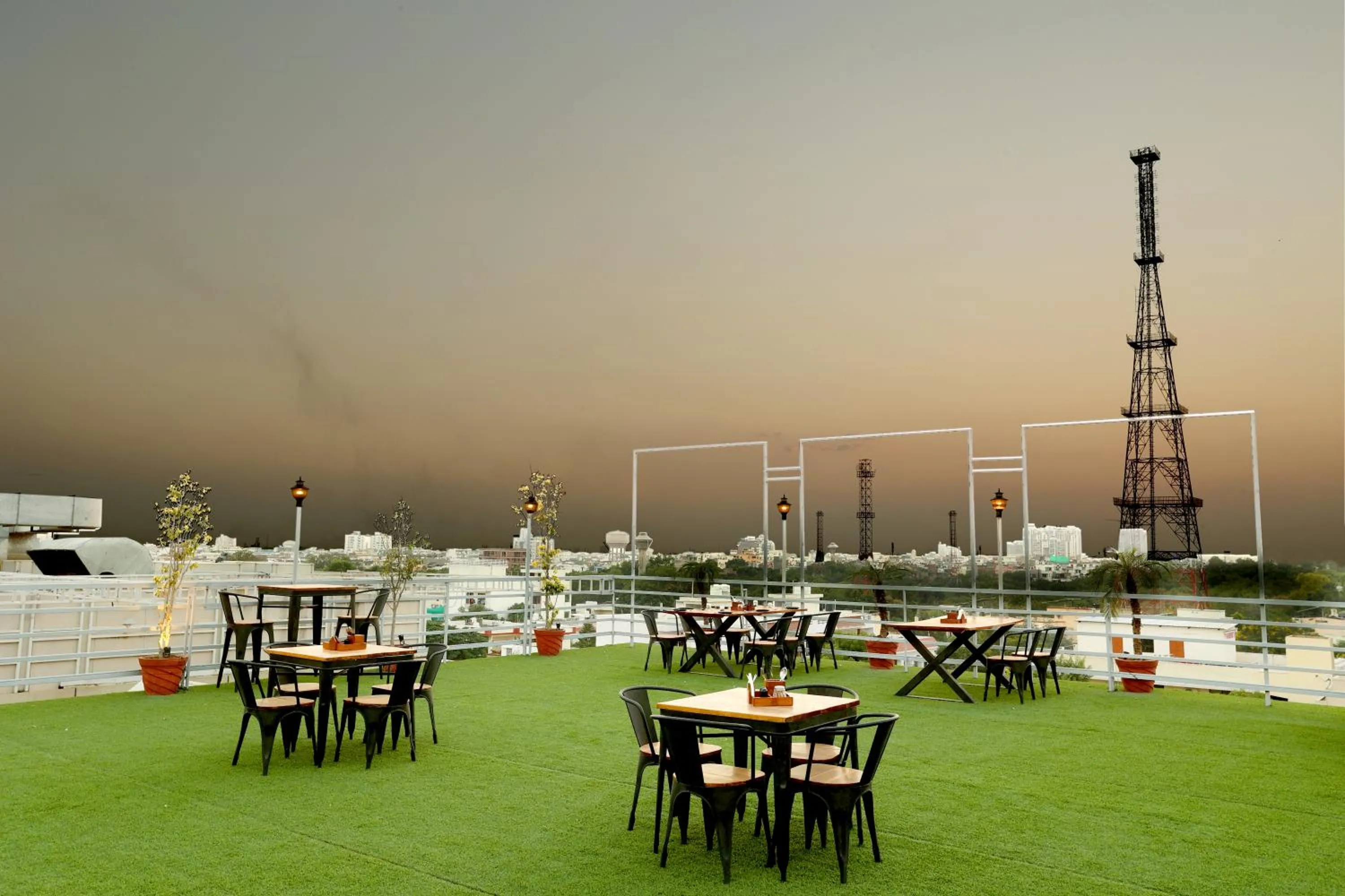 Restaurant/places to eat in Royale Lalit Hotel Jaipur