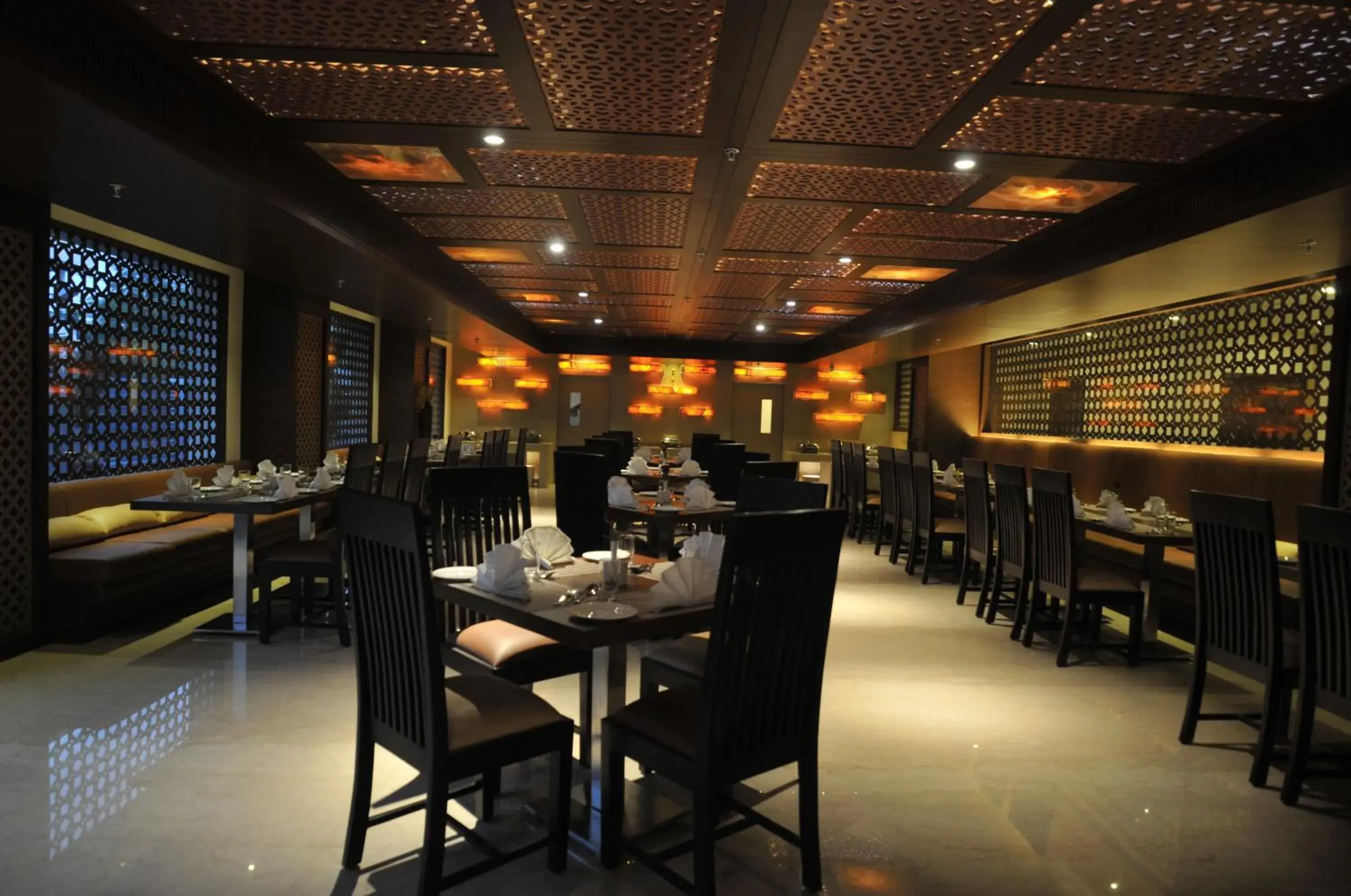 Restaurant/places to eat in Royale Lalit Hotel Jaipur Restaurant/places to eat in Royale Lalit Hotel Jaipur