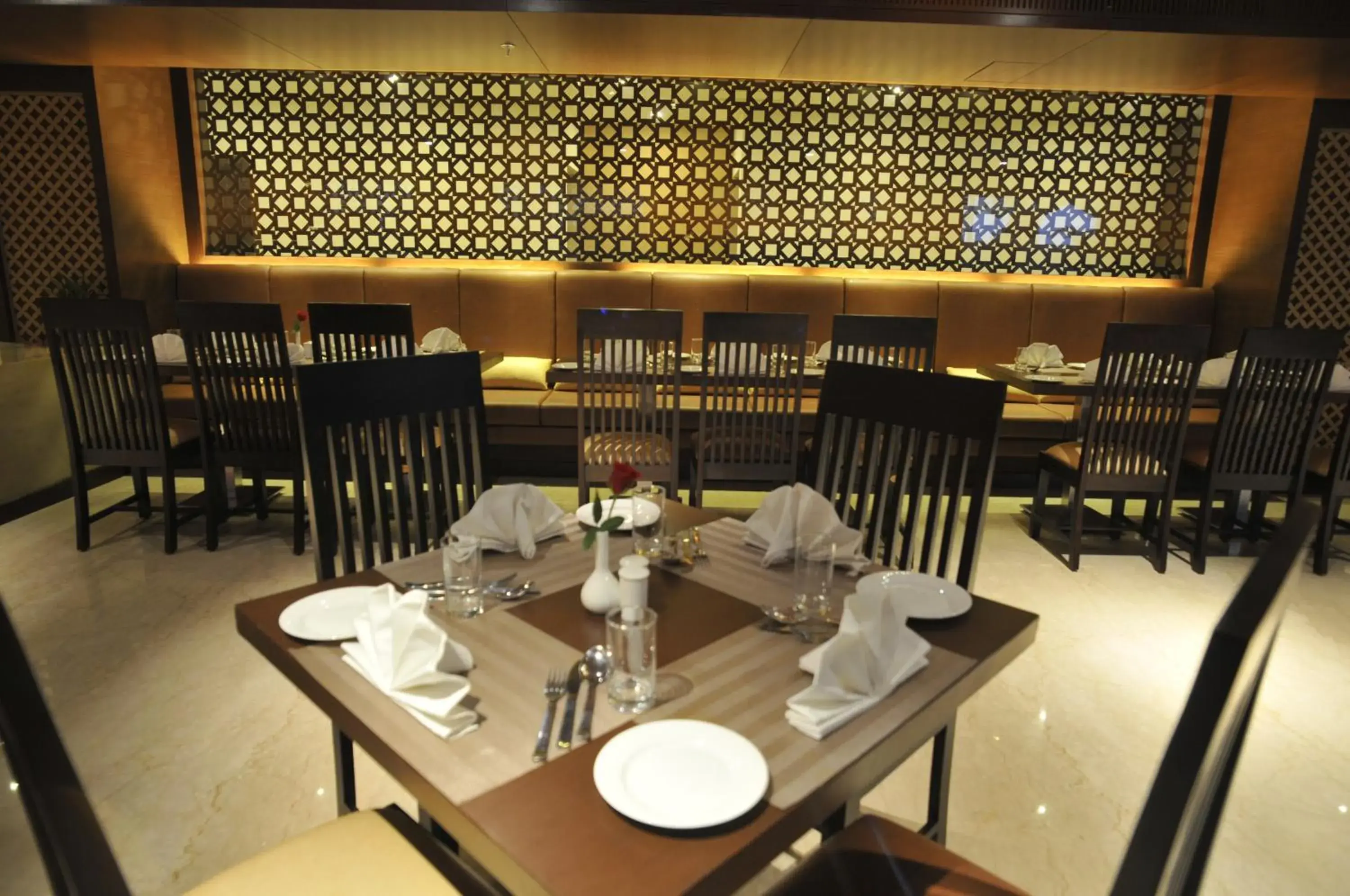Restaurant/places to eat in Royale Lalit Hotel Jaipur Restaurant/places to eat in Royale Lalit Hotel Jaipur