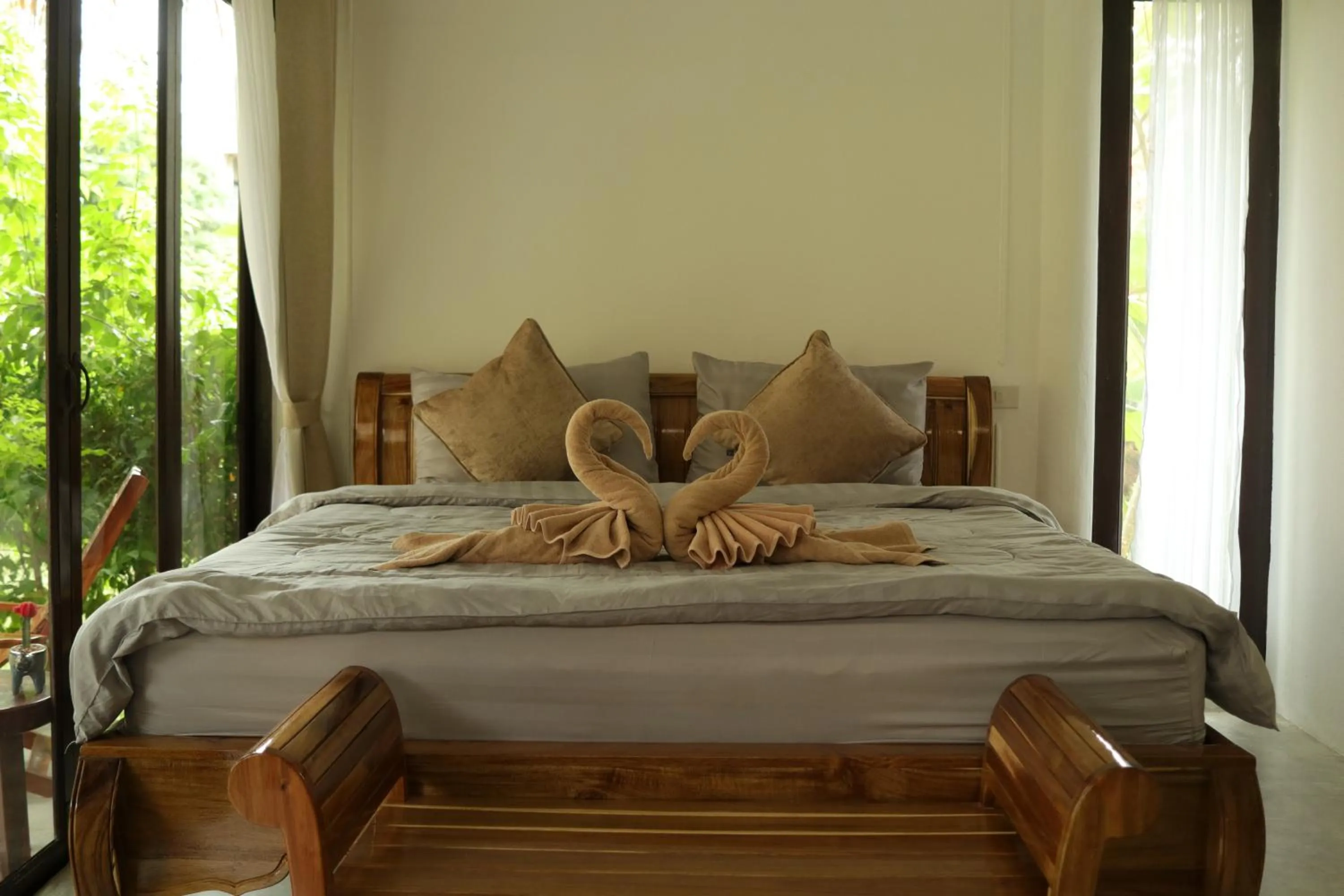 Bed in Mumsa Beach Resort & Restaurant