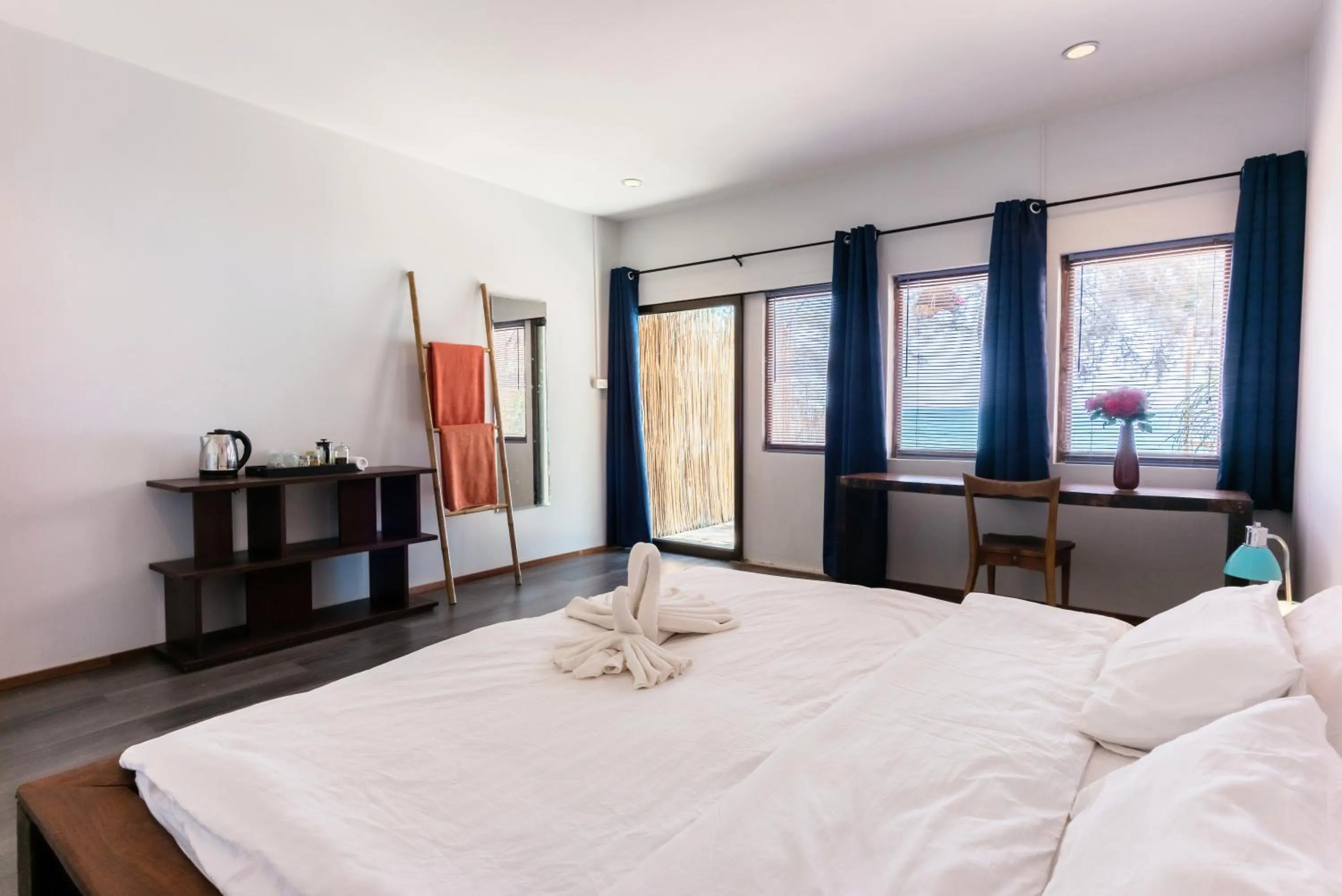 Bed in Mumsa Beach Resort & Restaurant