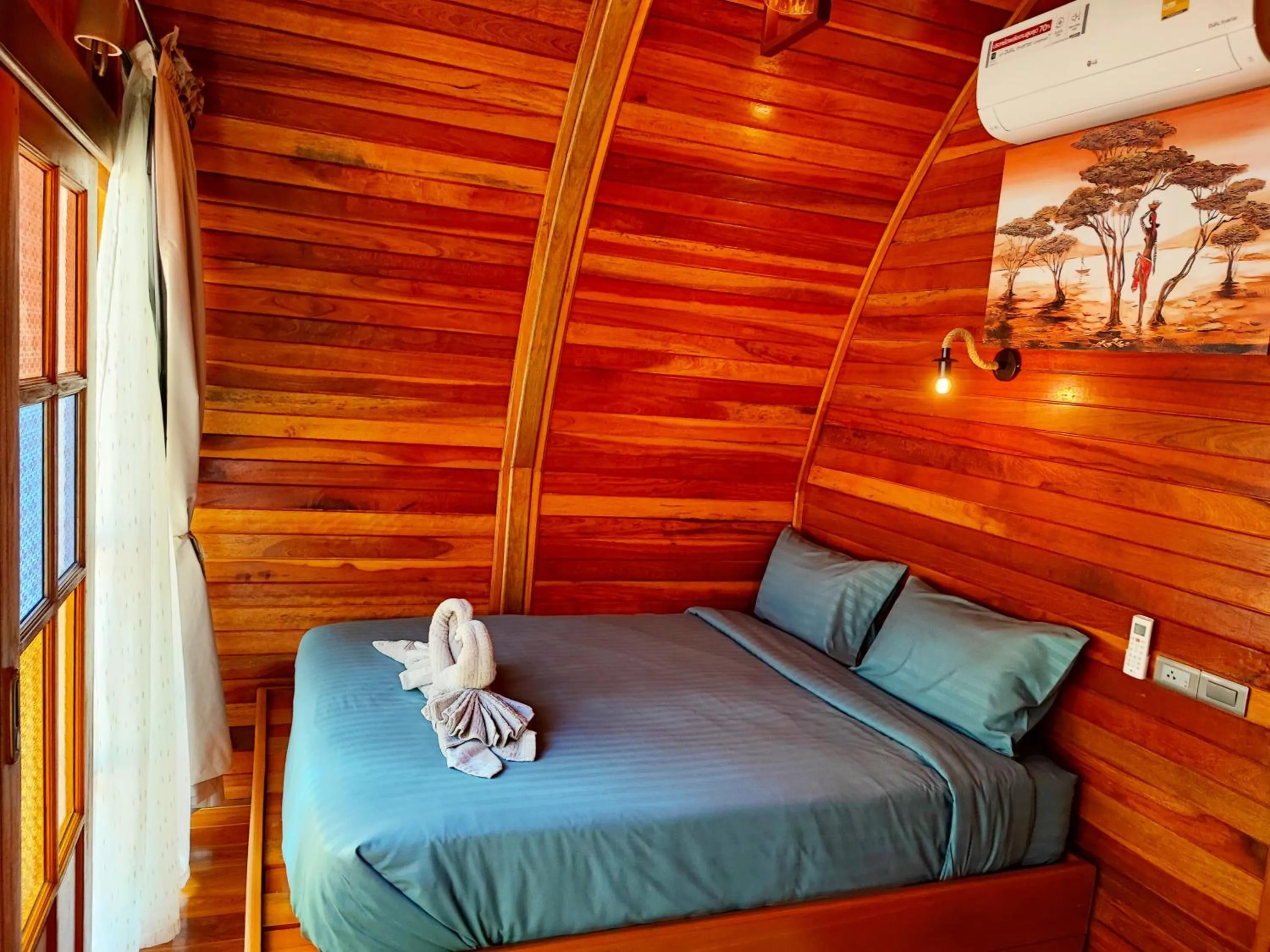 Bed in Mumsa Beach Resort & Restaurant