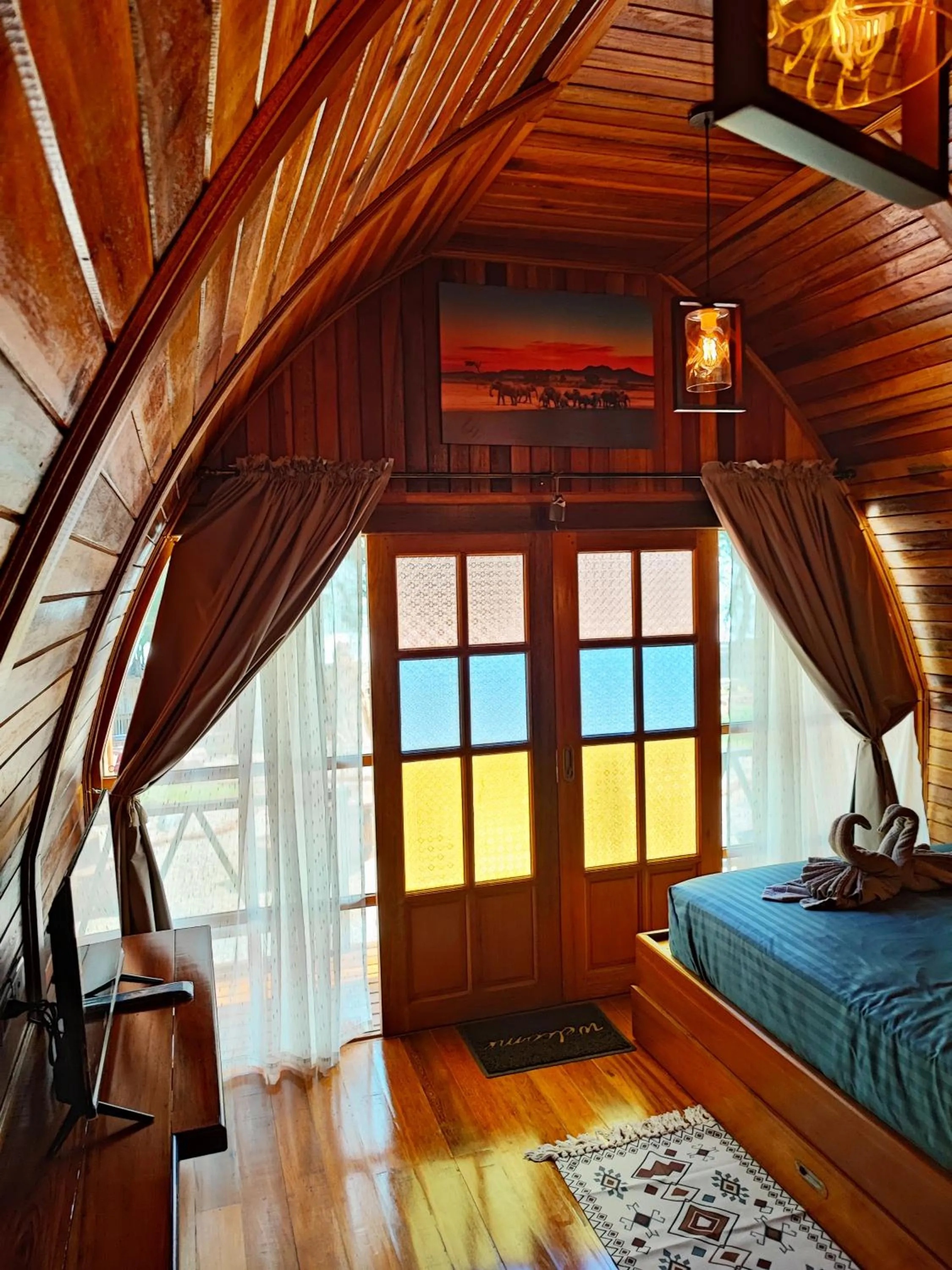 TV and multimedia, Bed in Mumsa Beach Resort & Restaurant