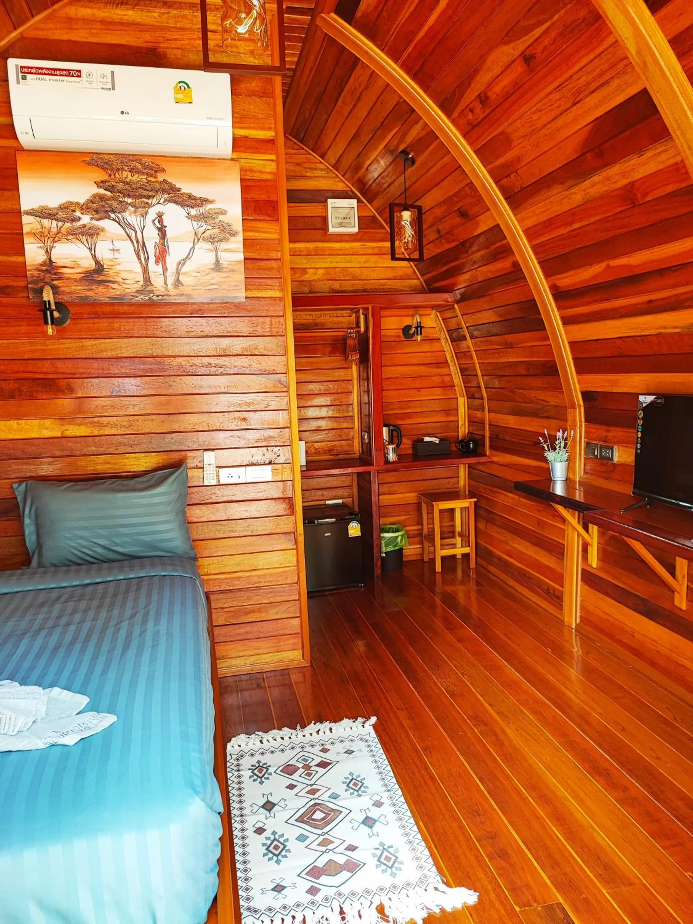 People, Bed in Mumsa Beach Resort & Restaurant