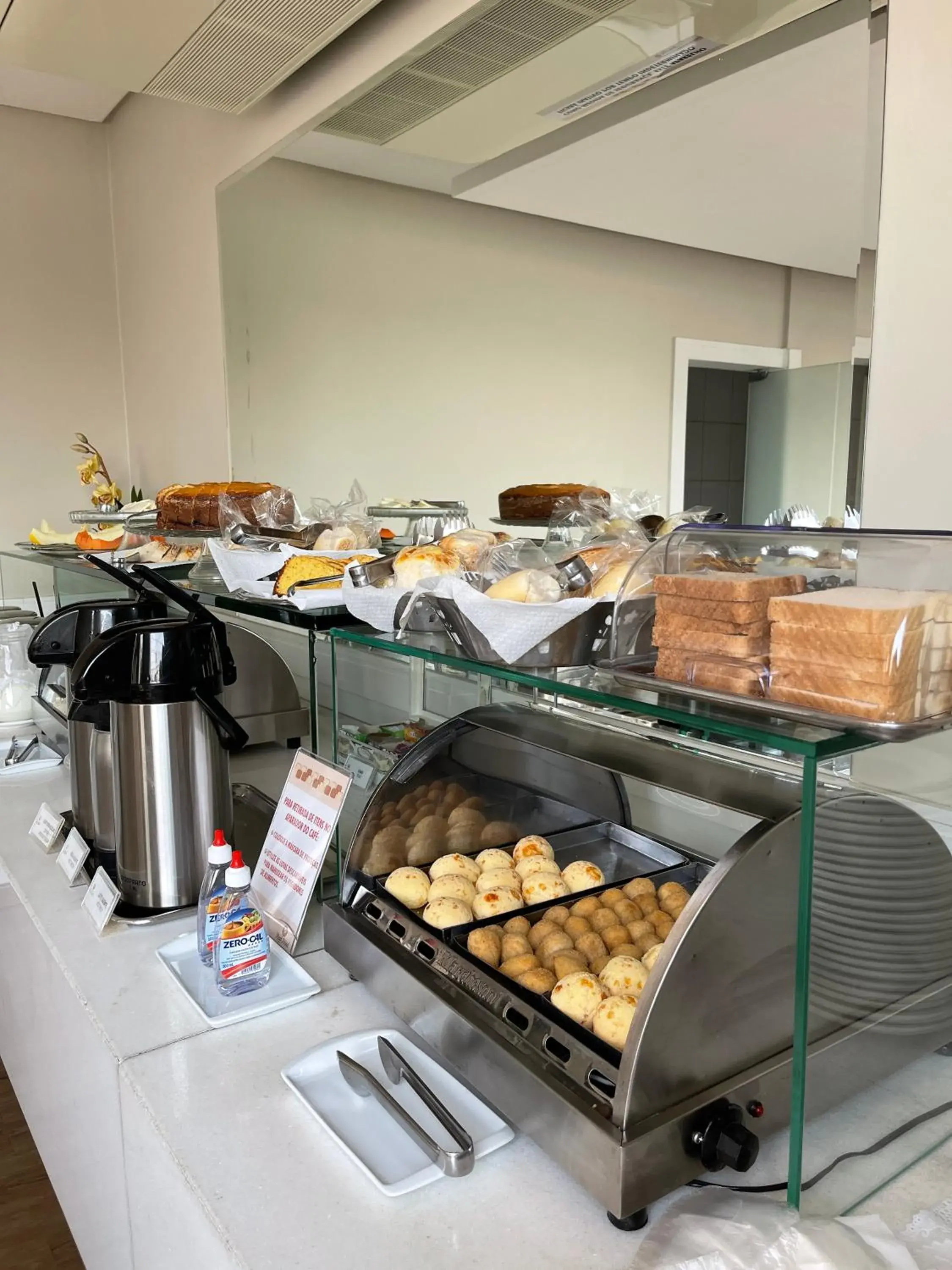 Breakfast in Real Hotel Breakfast in Real Hotel