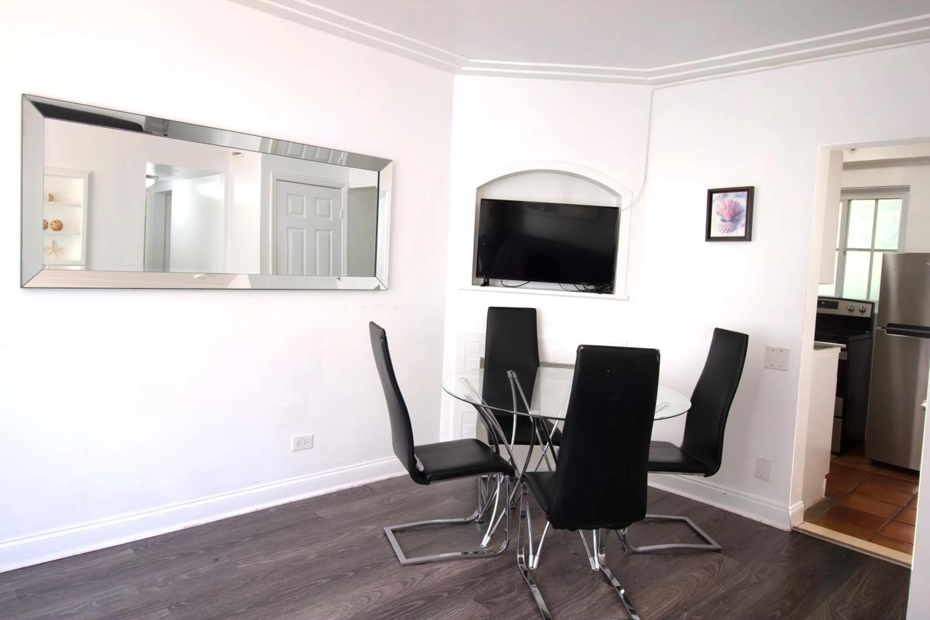 TV and multimedia in Courtyard Apartments Part of the Oasis Casita Collection