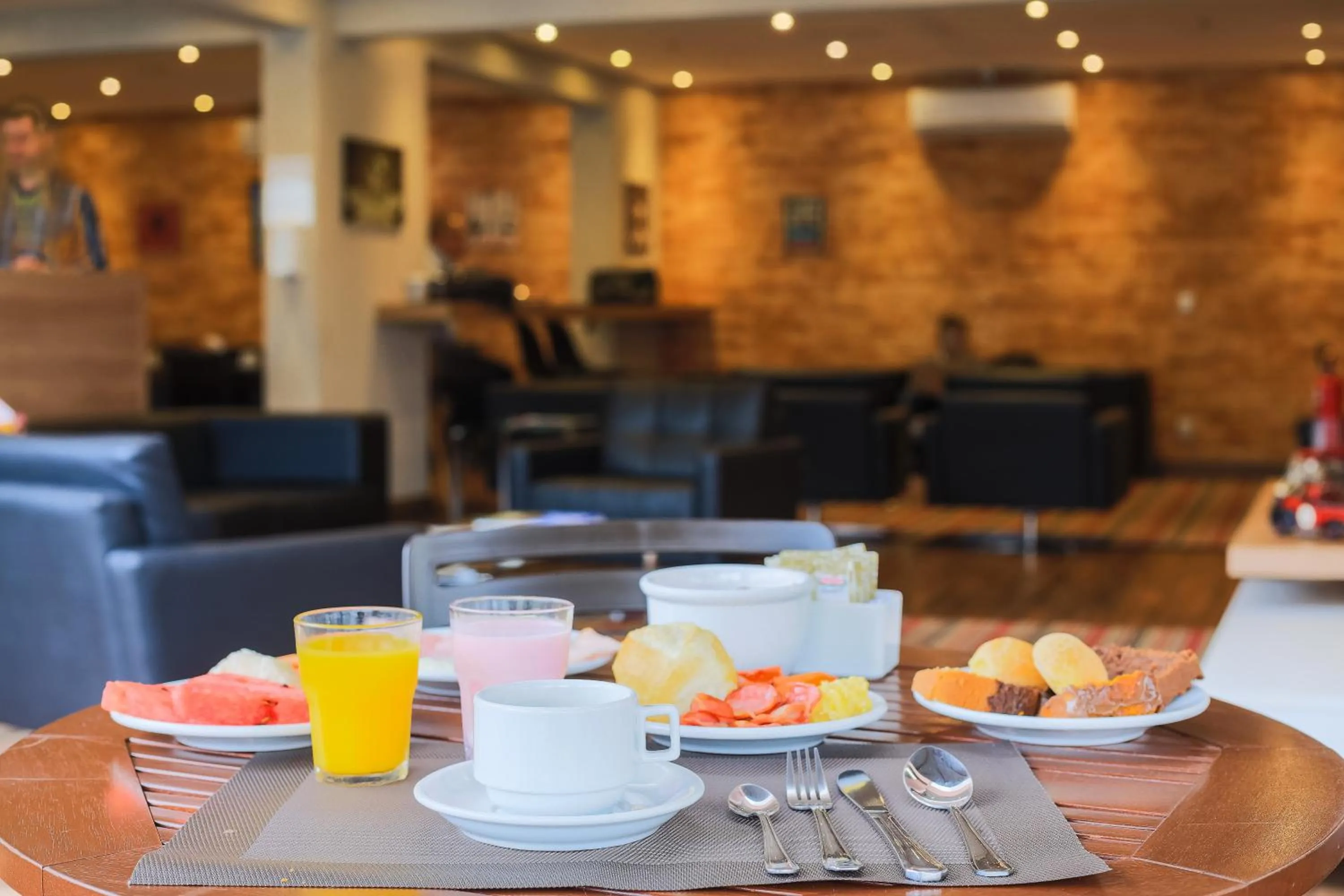 Buffet breakfast in i5 Hotel Águas Claras