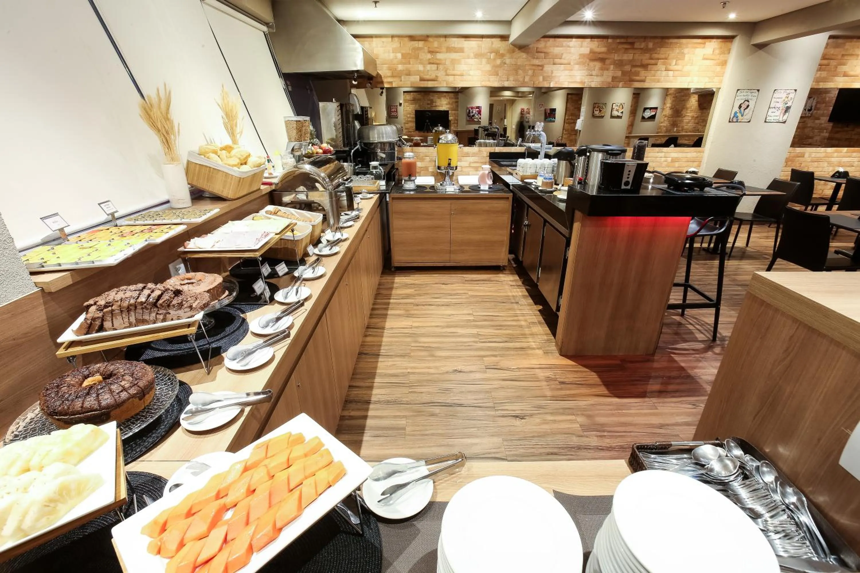 Buffet breakfast in i5 Hotel Águas Claras