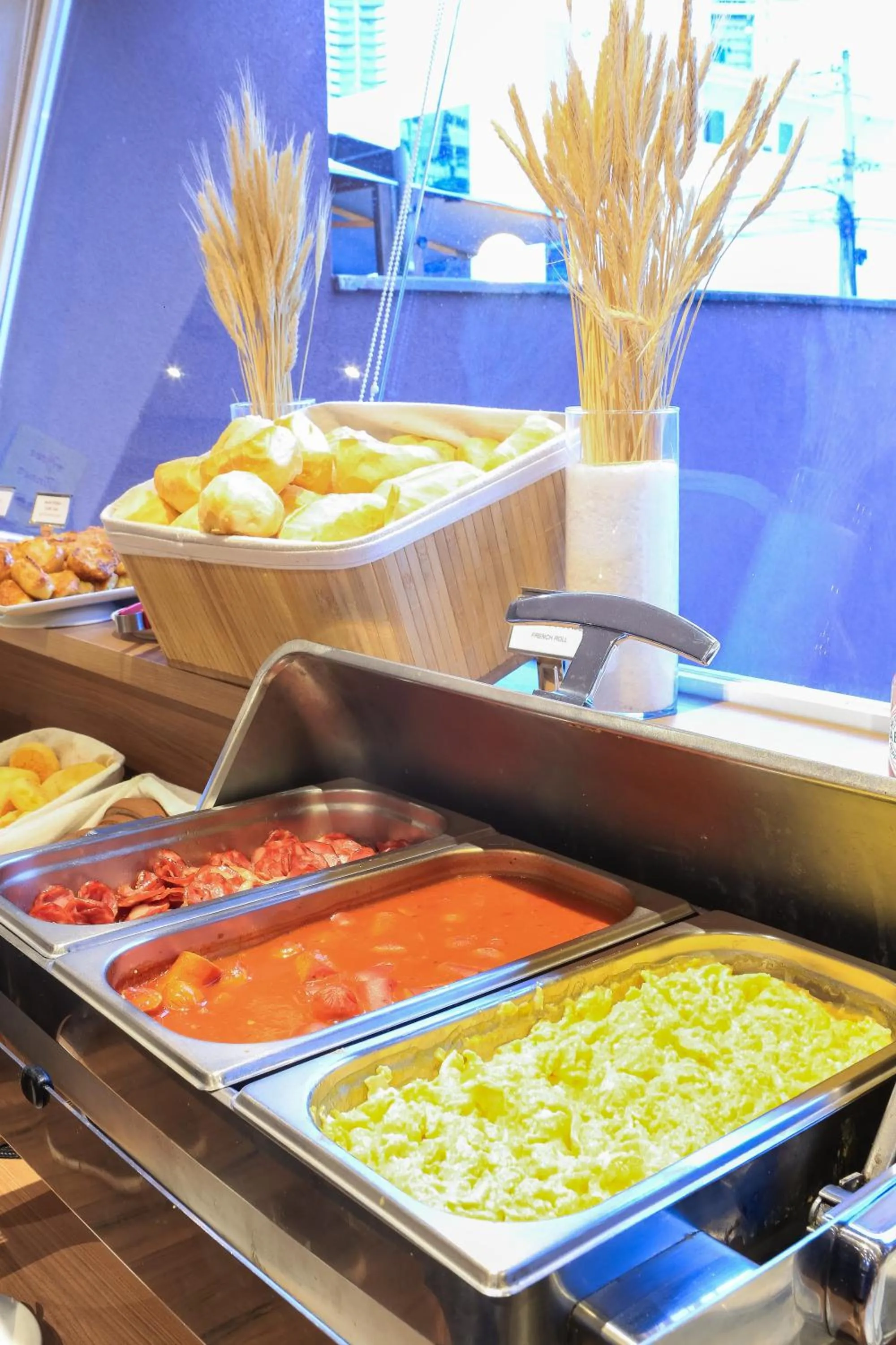 Buffet breakfast in i5 Hotel Águas Claras